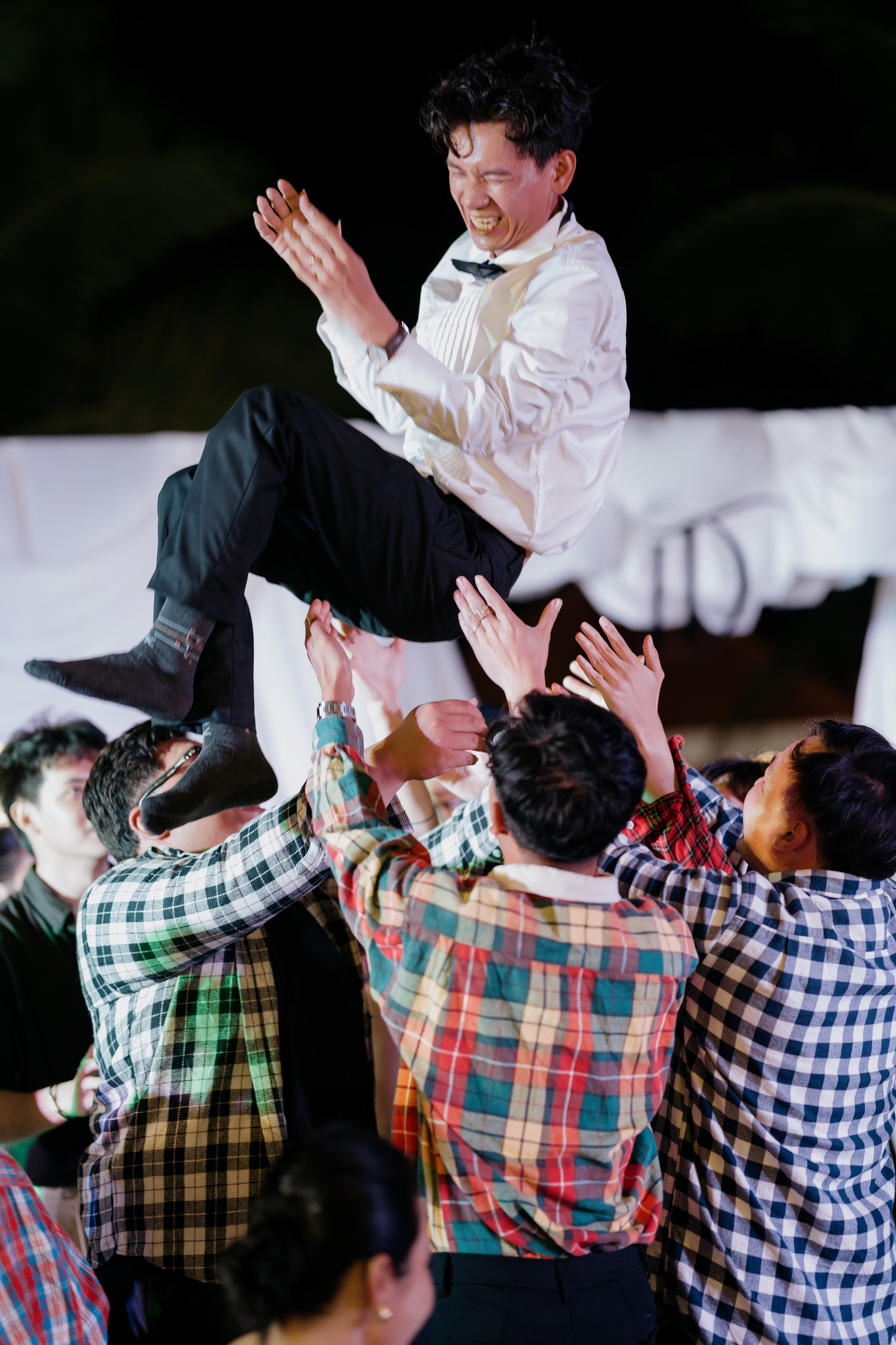 DIEU & THINH/Destination Wedding. Nhiếp ảnh gia đám cưới hàng đầu tại Thành Phố Hồ Chí Minh