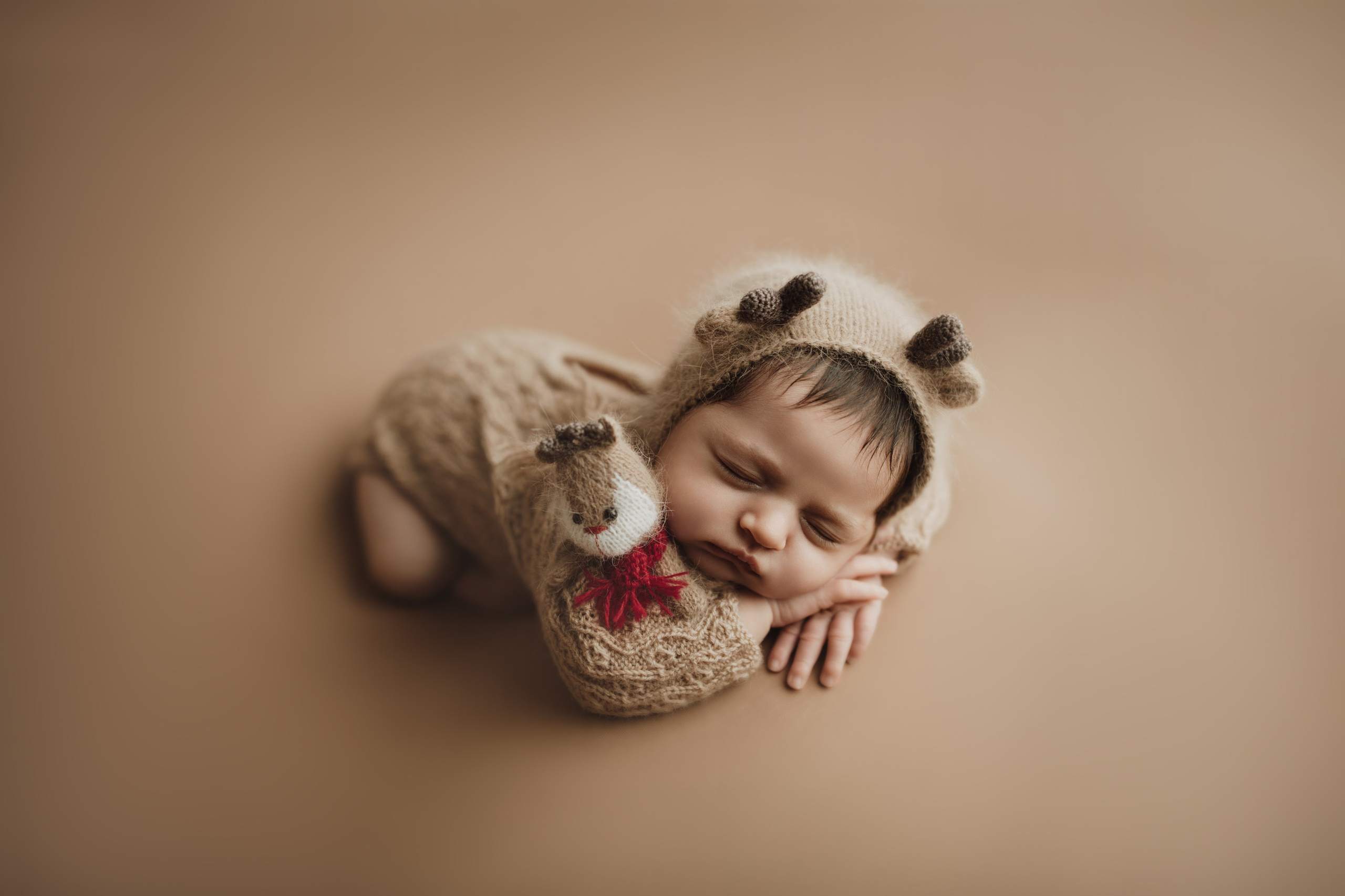 Newborn Classic. Newborn, kids, family photographer based near Zurich, Switzerland