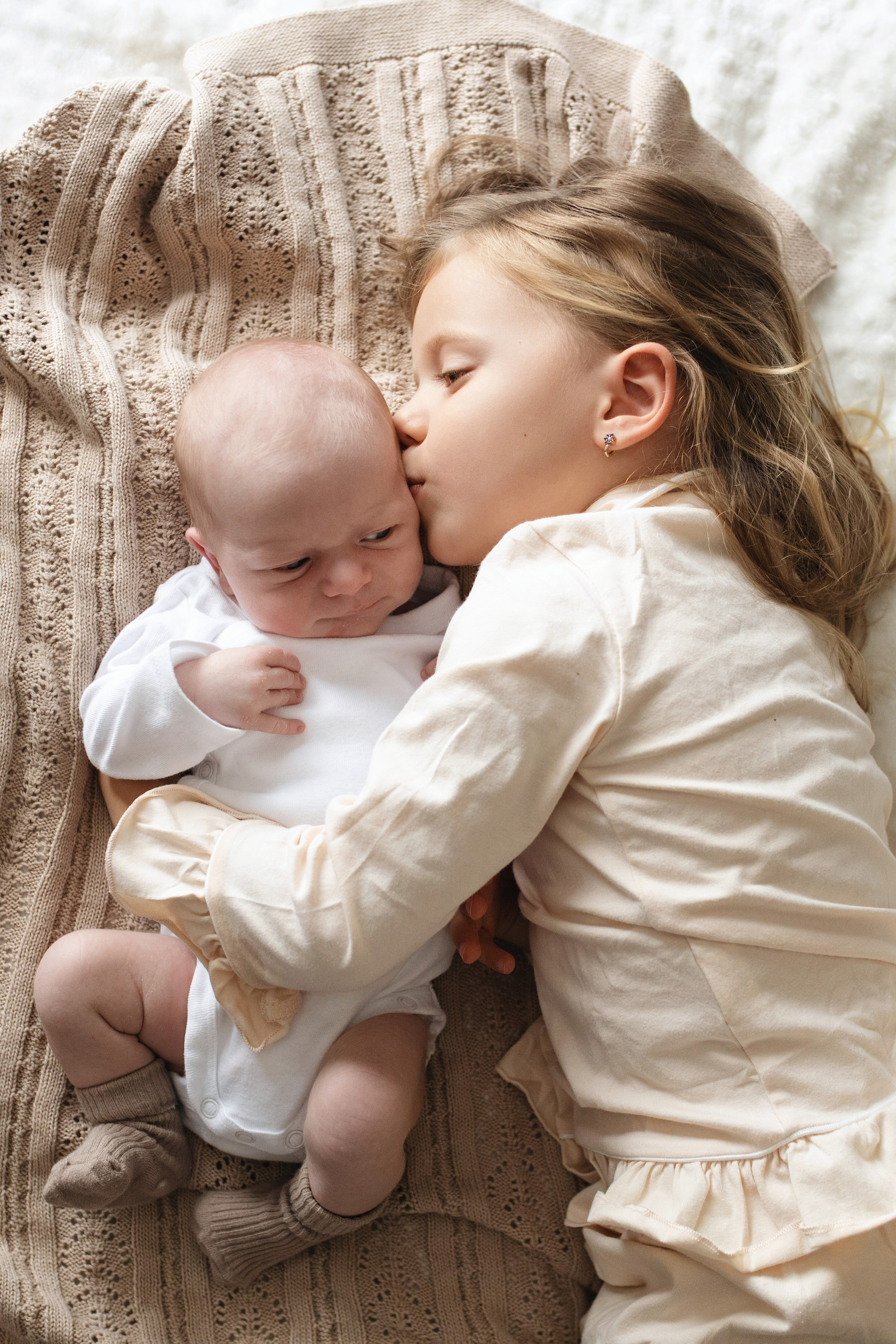 Newborn Lifestyle. Family photographer in Bay Area, California