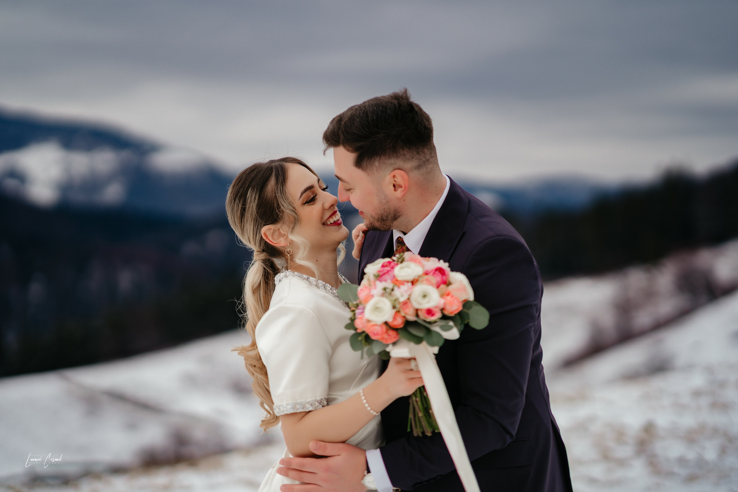 Save The Date – Emoție și anticipare. Fotograf de nuntă, corporate, botezuri, majorate și aniversări Roman, Lucaci Cornel