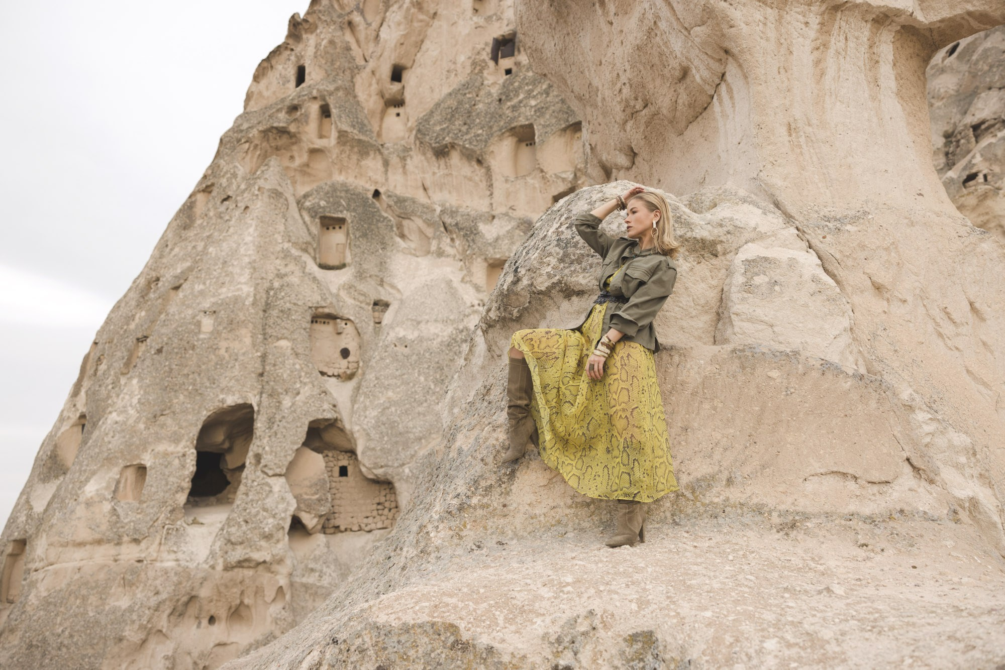 Photoshoot at Uçhisar Castle in Cappadocia. Julia Ganch I Fashion Wedding Photography I Cappadocia Turkey