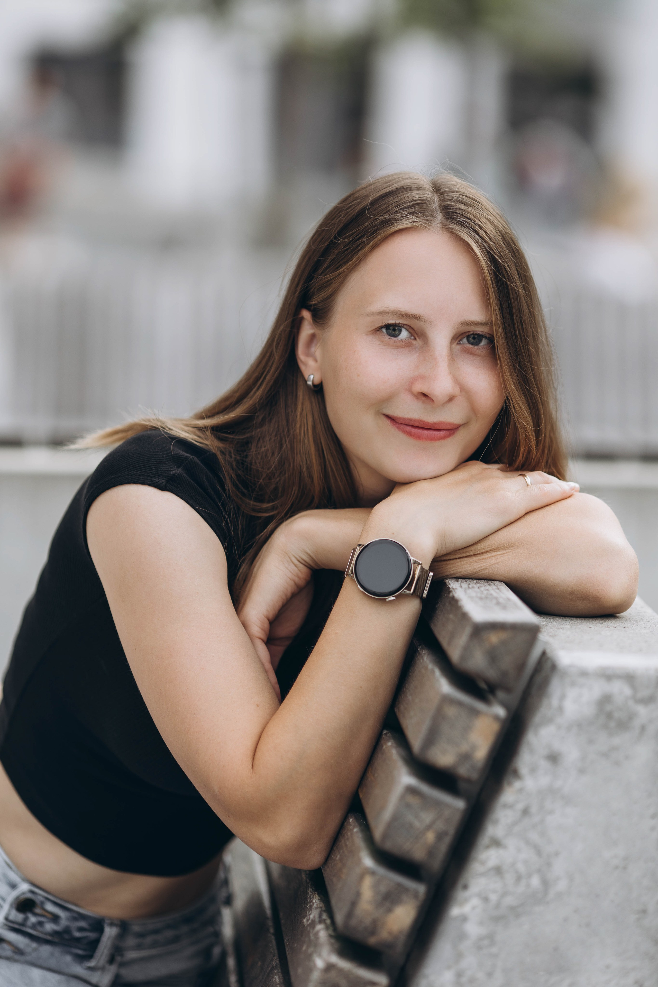 Along the streets of Vilnius in lifestyle style. Family photographer in Vilnuis Svetlana Naumova