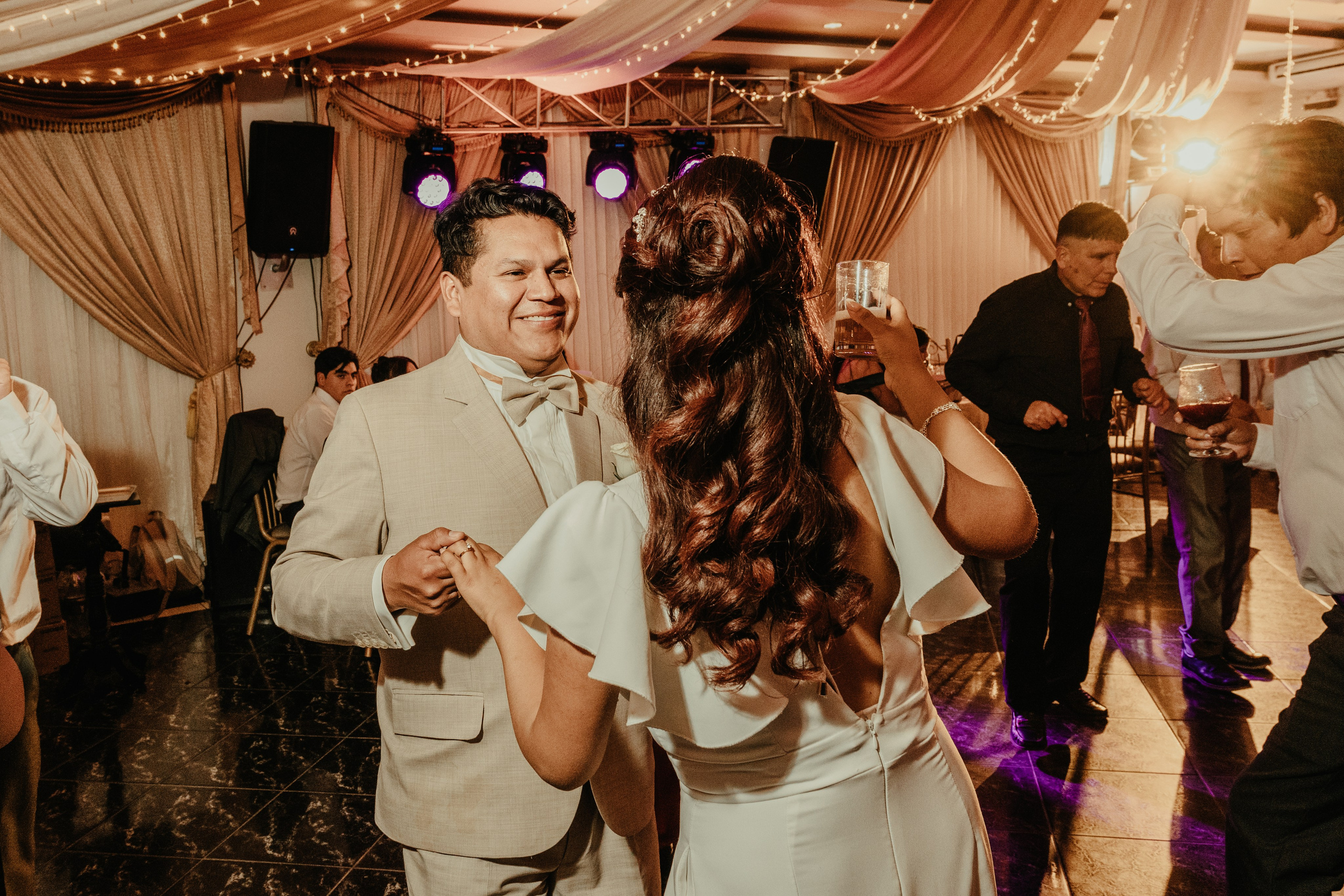 VANESSA + FRANKLIN BODA RELIGIOSA. Studio KVTA | Fotografía y Video de Bodas en Arequipa