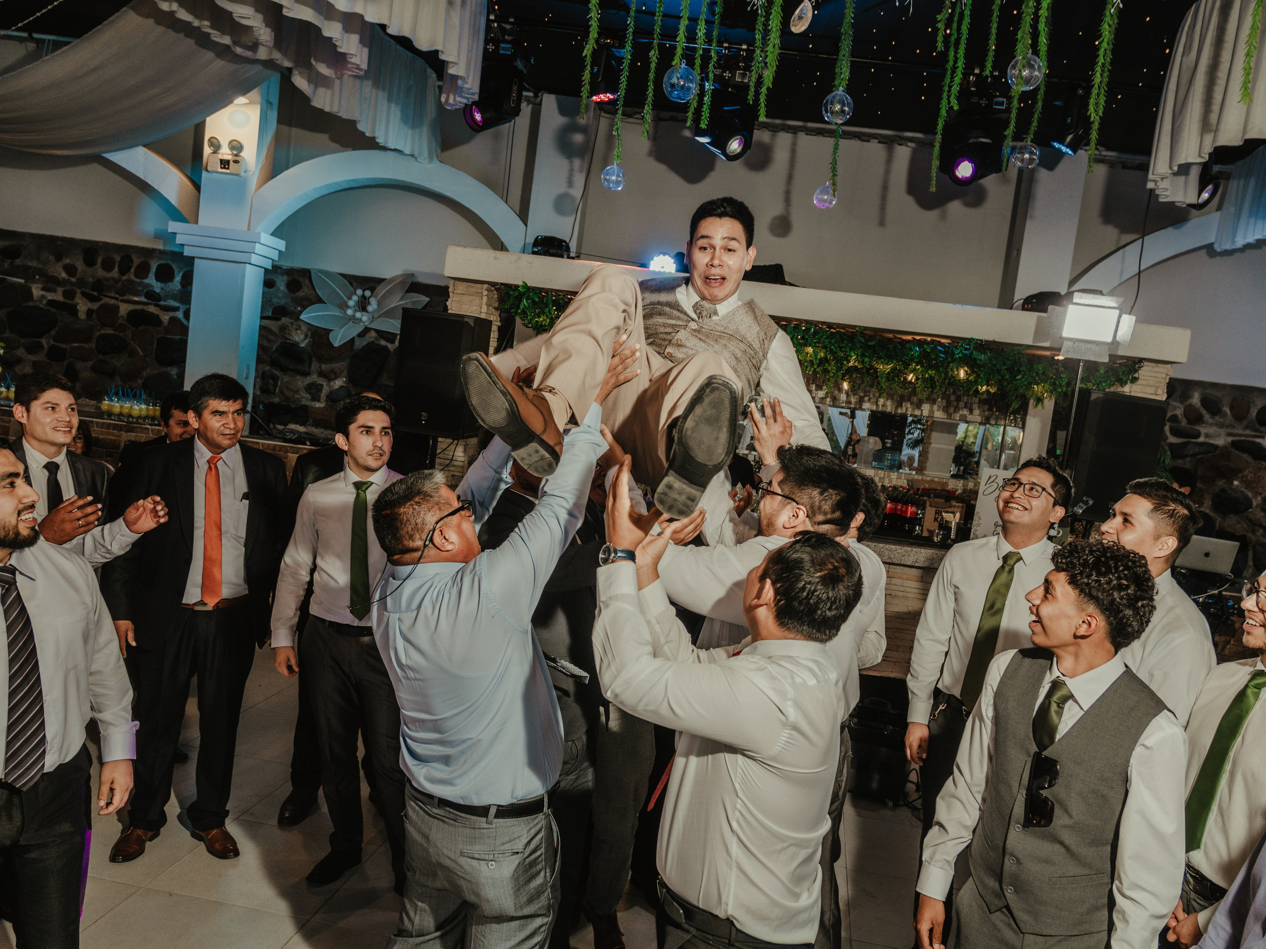 CARLA Y MARIO BODA RELIGIOSA. Studio KVTA | Fotografía y Video de Bodas en Arequipa