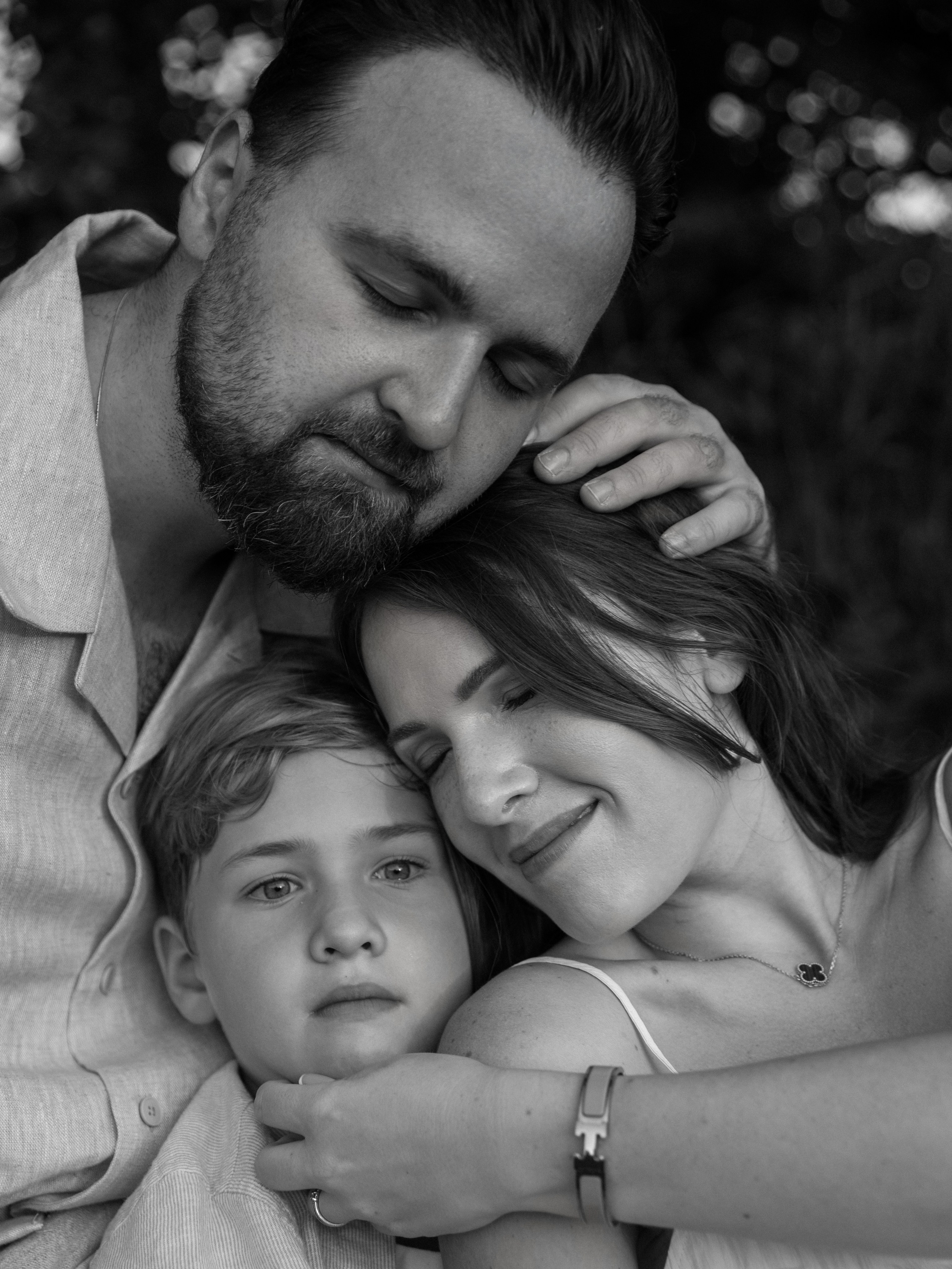 Family (Outdoor). Wedding Photographer