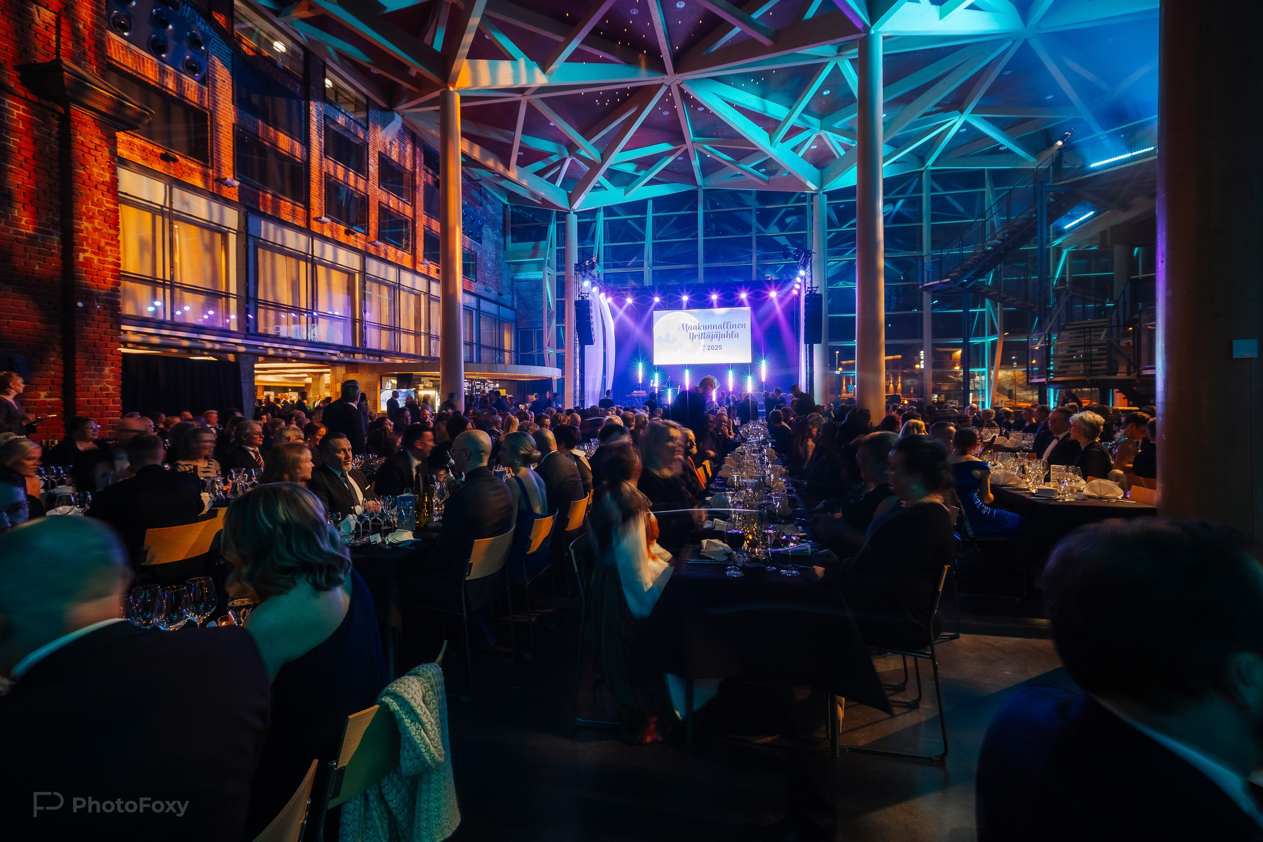 Maakunnallinen Yrittäjäjuhla. Valokuvaaja Lahti, Helsinki Elena Salonen