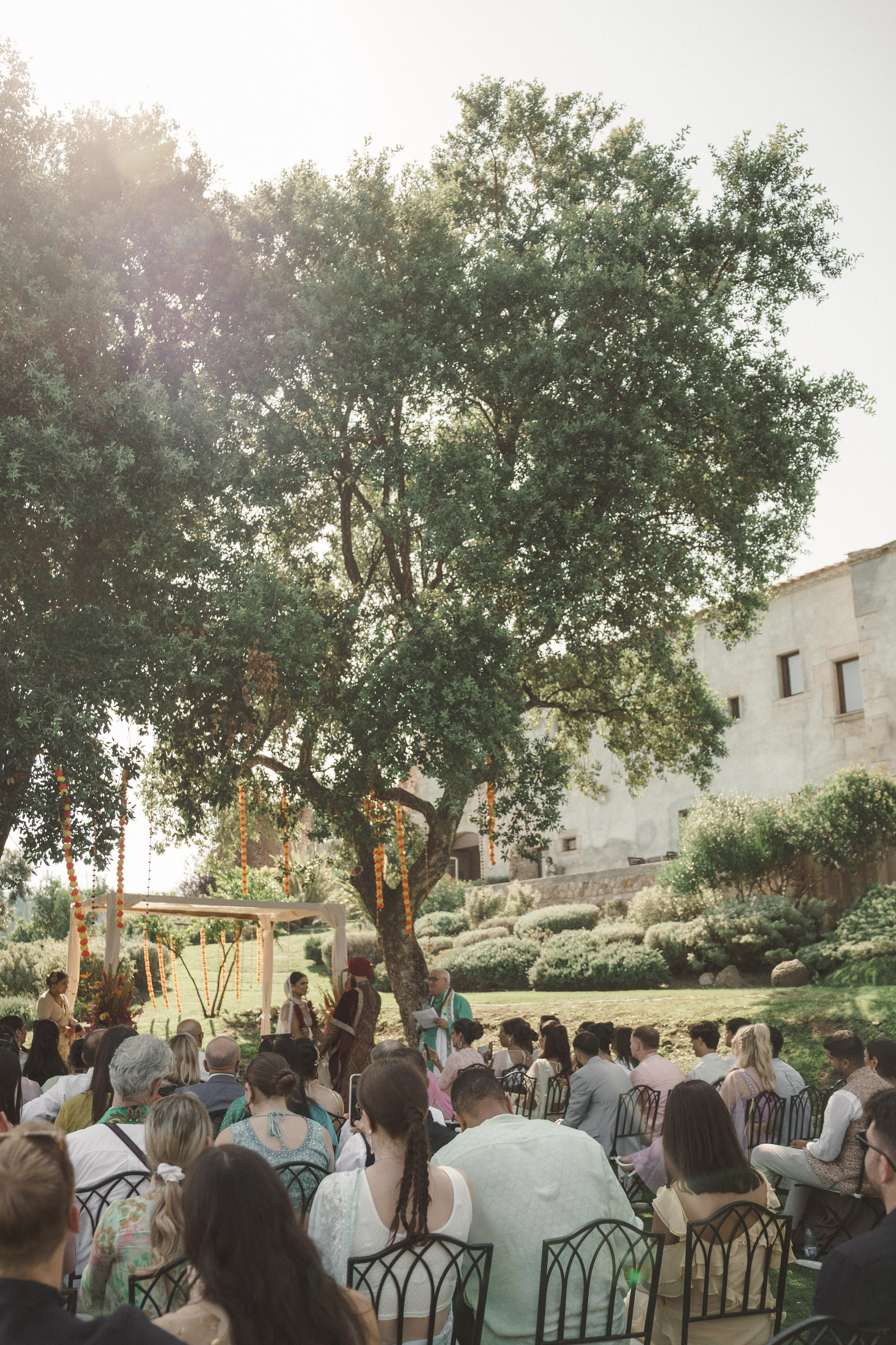 Patrik & Naomi. Monestir Sant Salvi. Paola wedding photographer / videographer in Barcelona