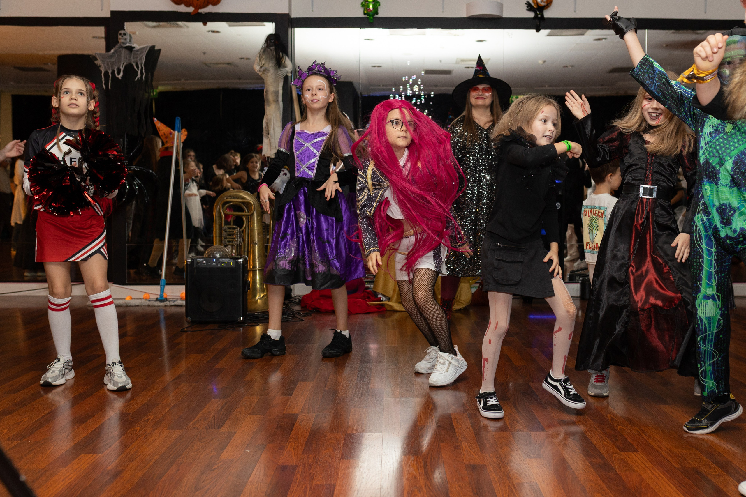 Leo dance studio Helloween 2025. Семейный и детский фотограф в Варшаве Мила Бобровская