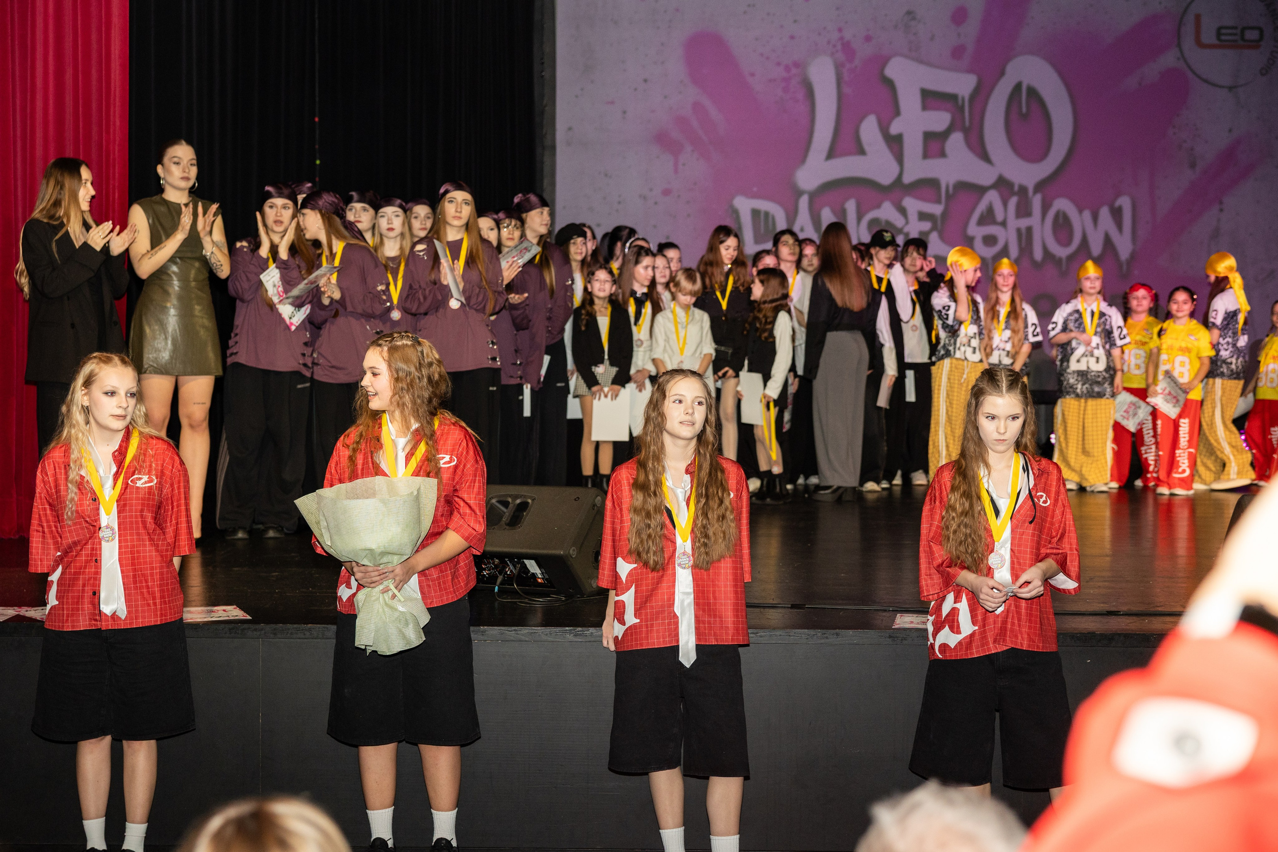 LEO DANCE SHOW WINTER 2025. Семейный и детский фотограф в Варшаве Мила Бобровская