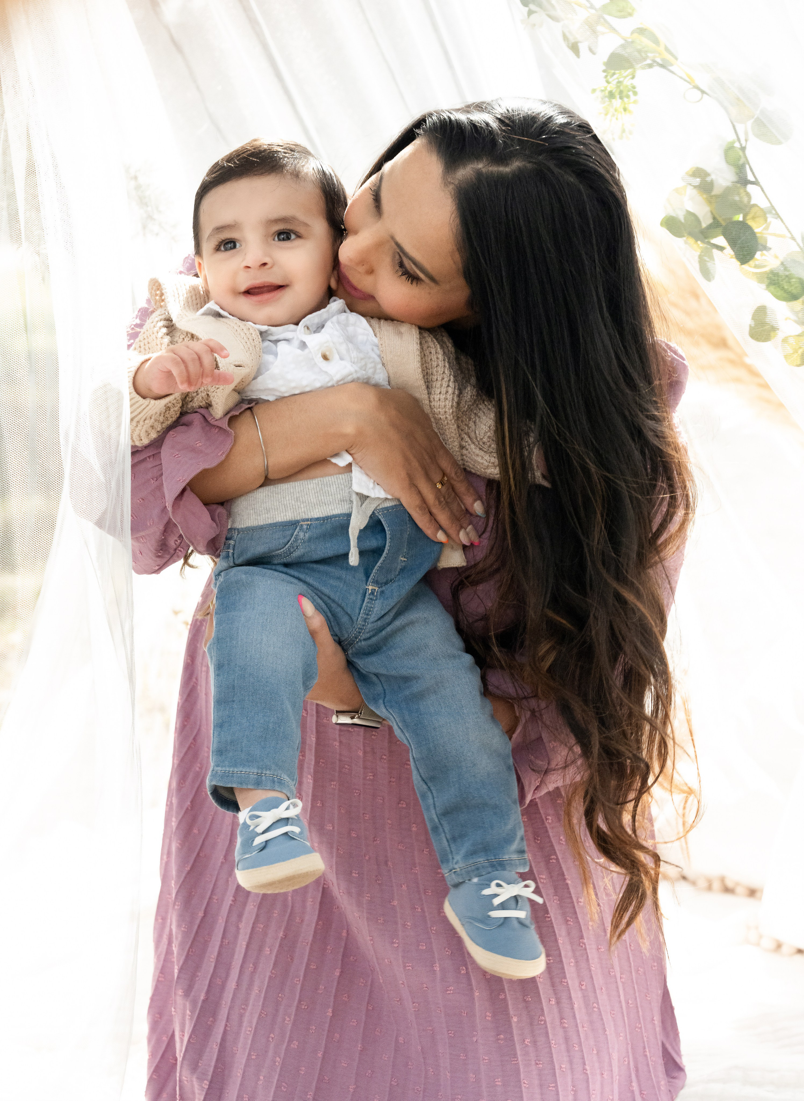 Mother Photo Day. Pashynska Photography | Calgary Wedding & Family Photographer