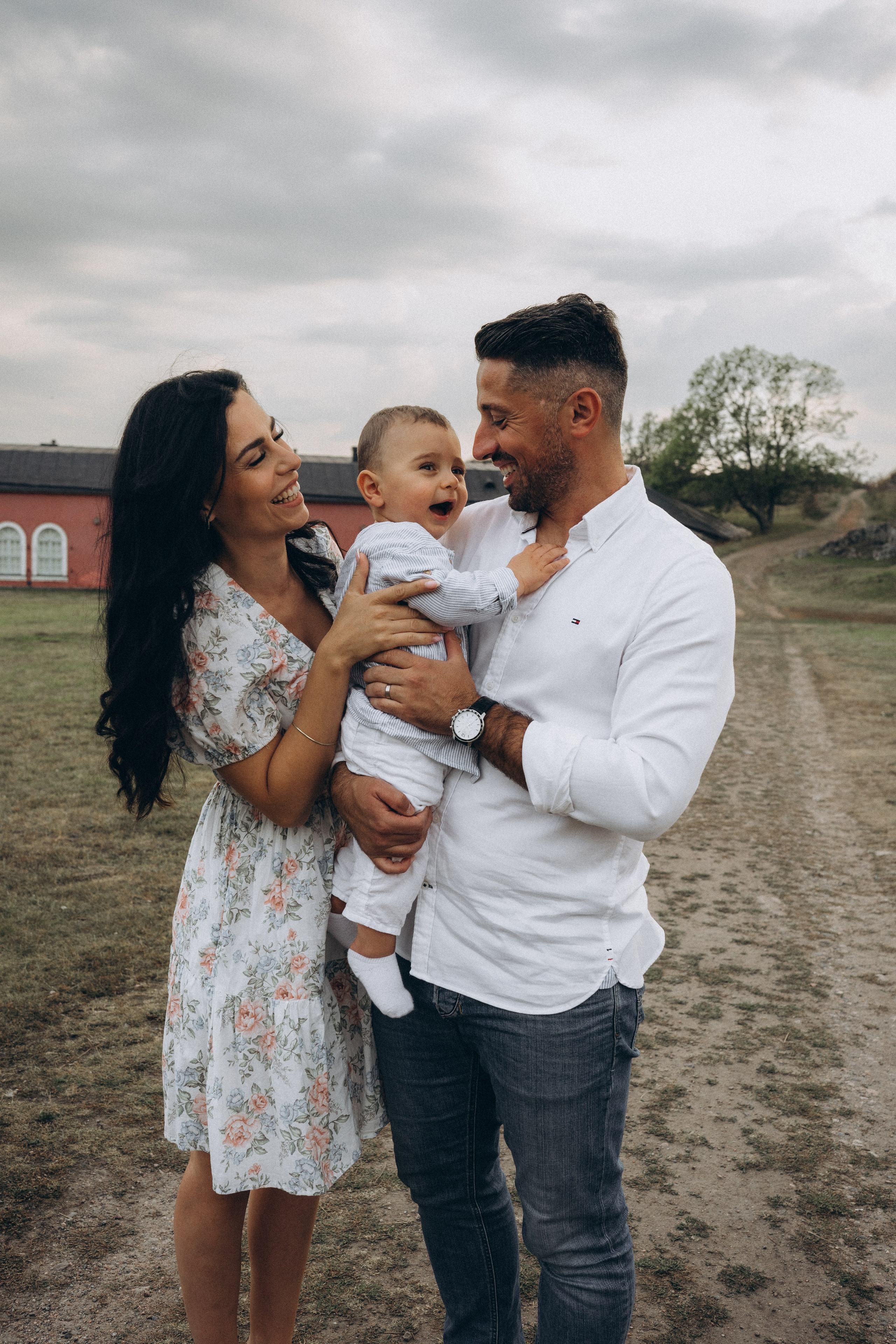 Summer. Wedding and potrait photographer in Helsinki Vickan O