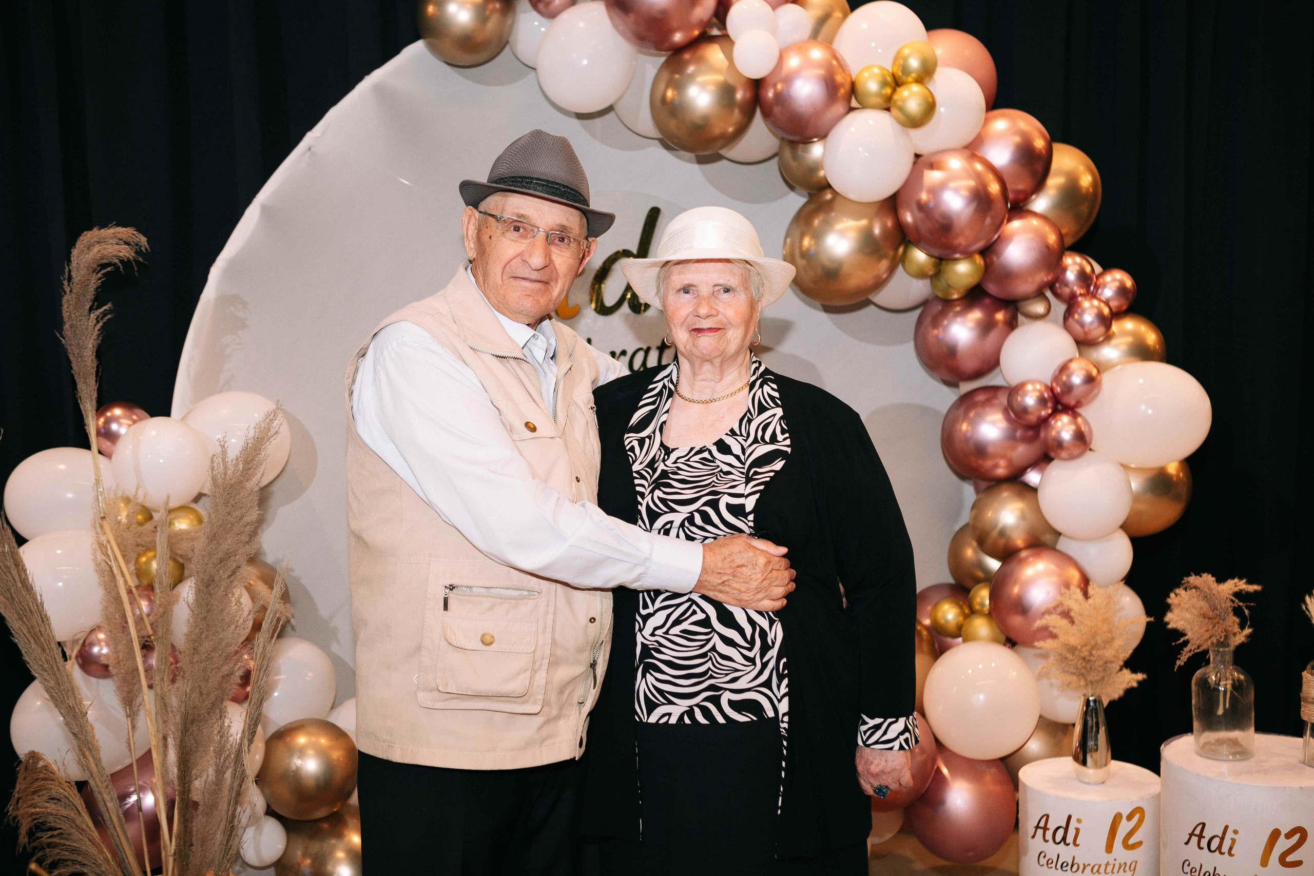 PARTY WITH FRIENDS. Https://shi-photo.com/