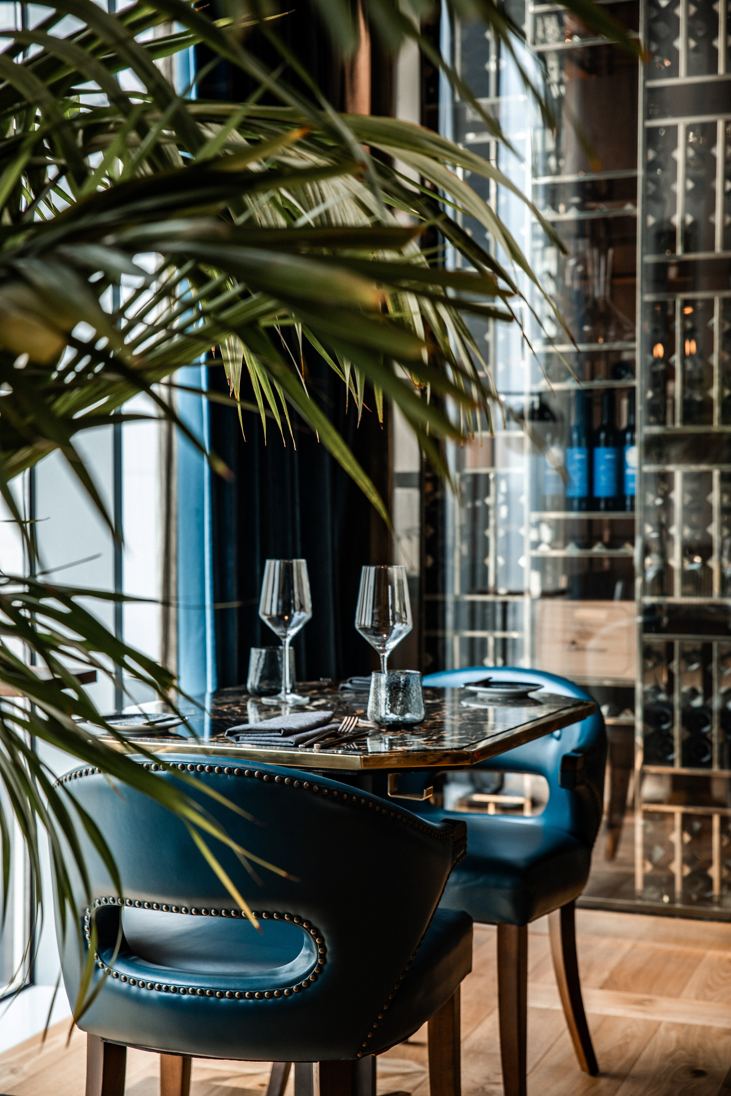 INTERIOR. Photo and video production. Editing & retouching services. Training