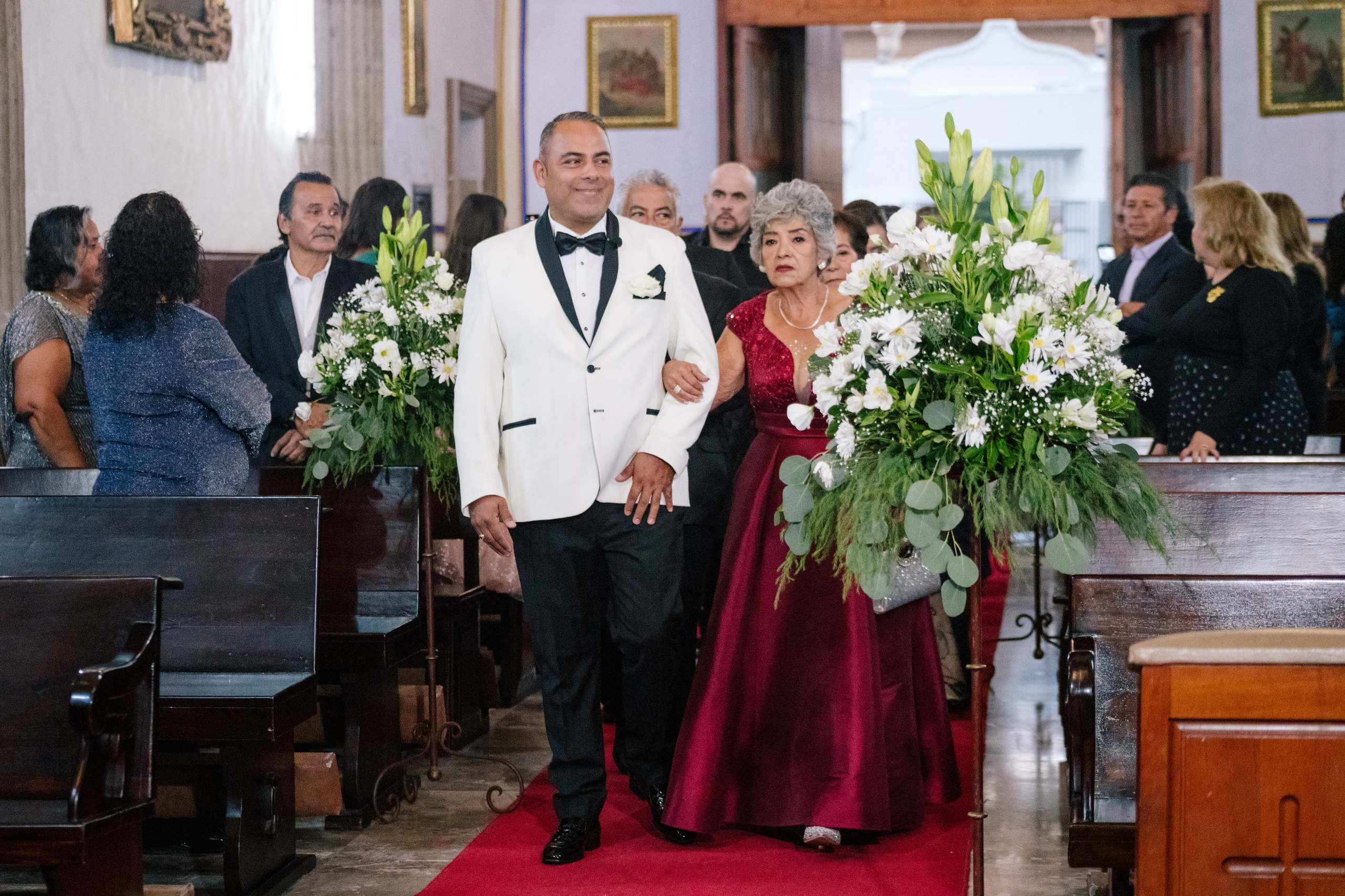 Alejandra y Salvador. Principal