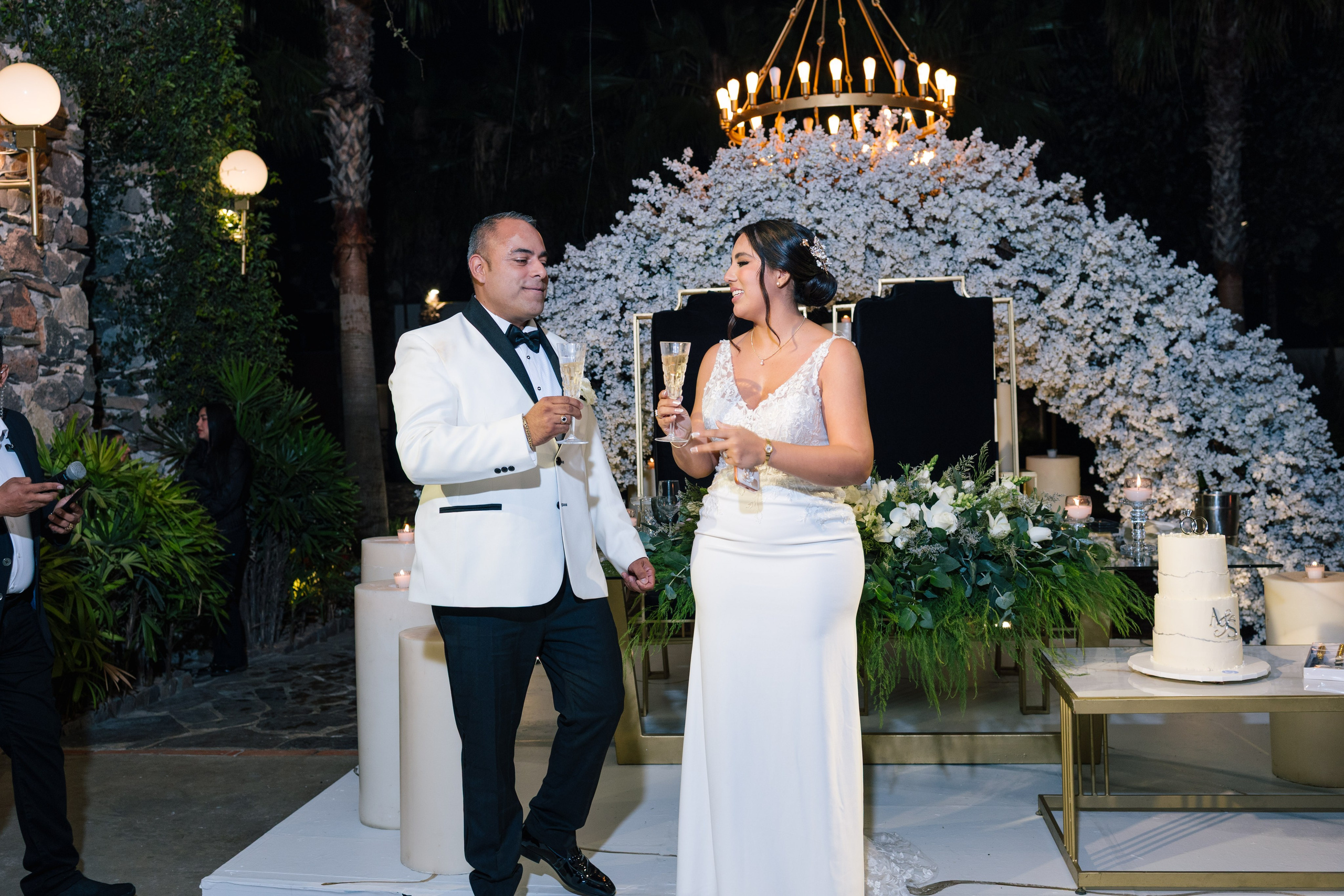 Alejandra y Salvador. Principal