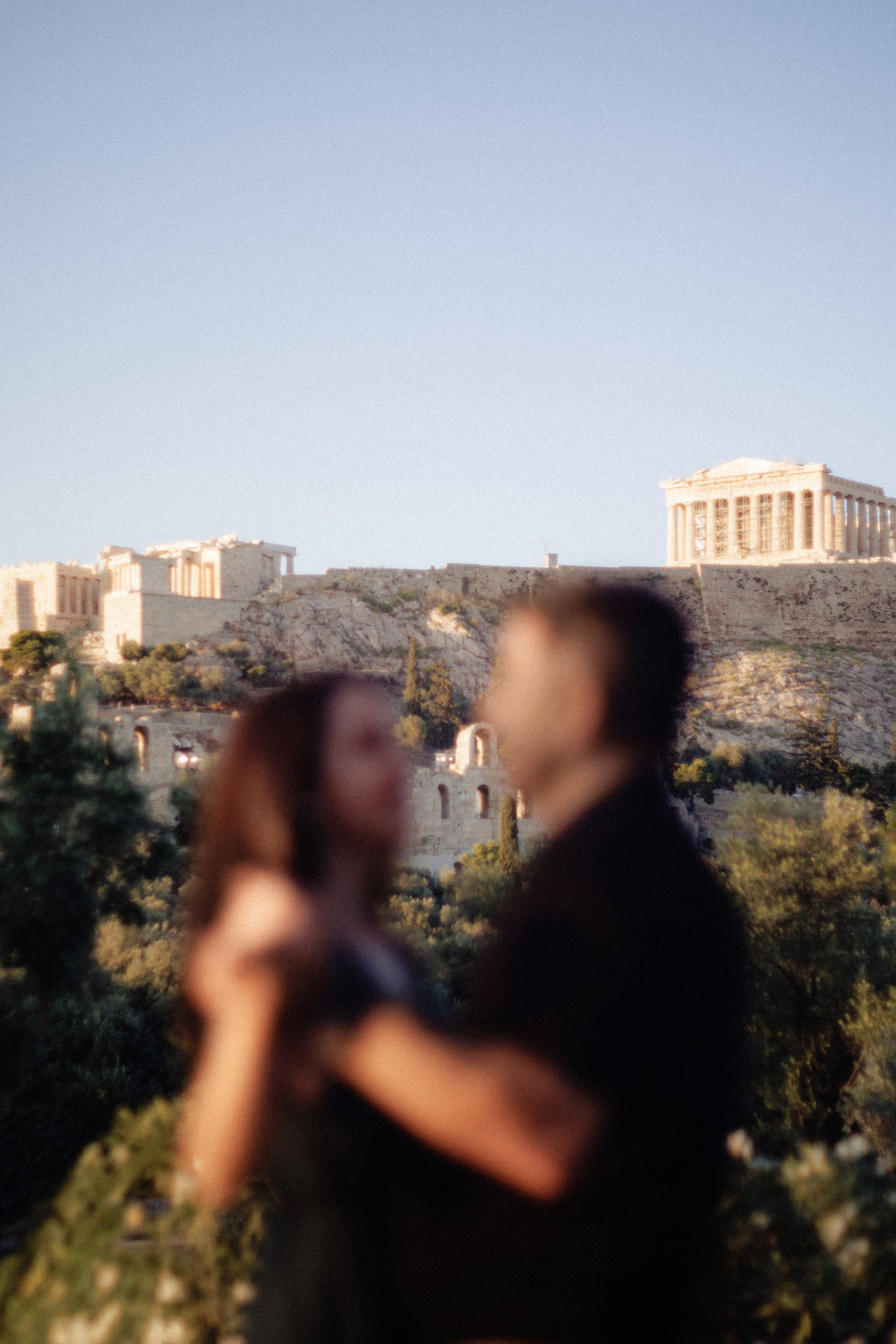 Stephanie and Zead’s photowalk in center of Athens. Photographer in Greece Kristina
