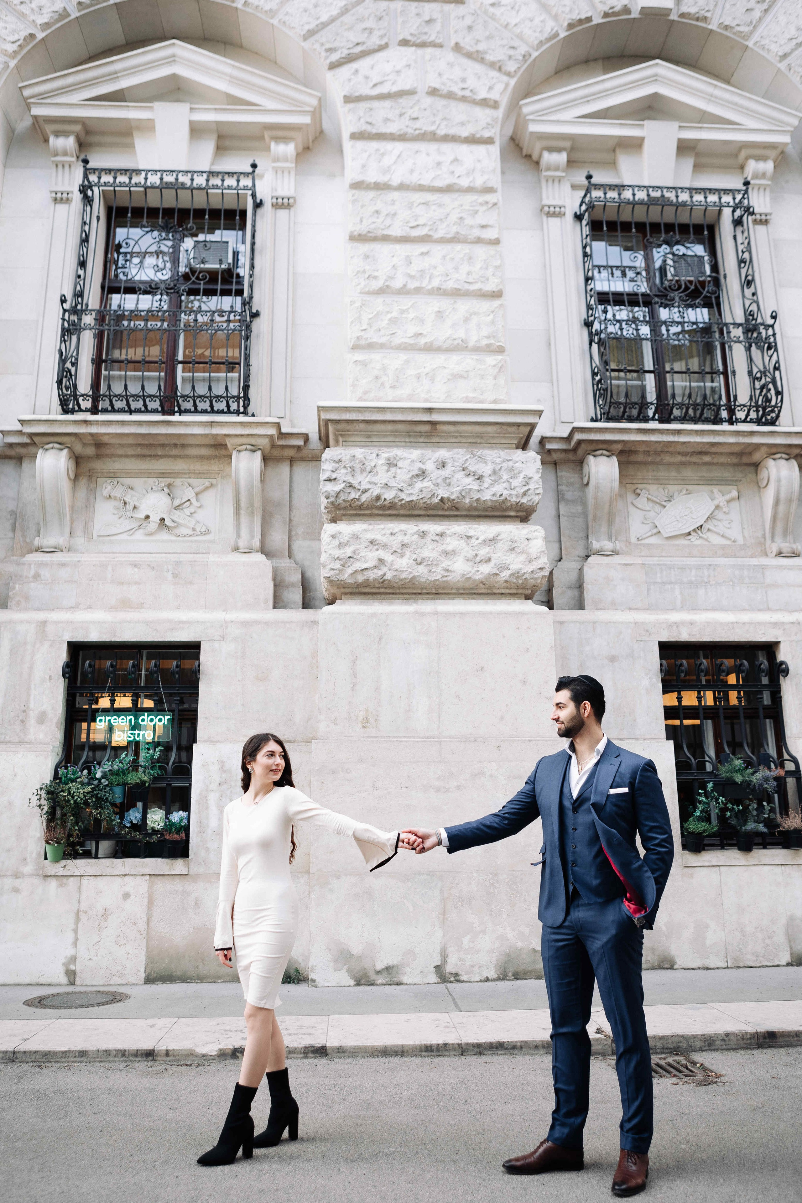 A LOVE STORY IN VIENNA. PHOTOGRAPHER IN ISRAEL