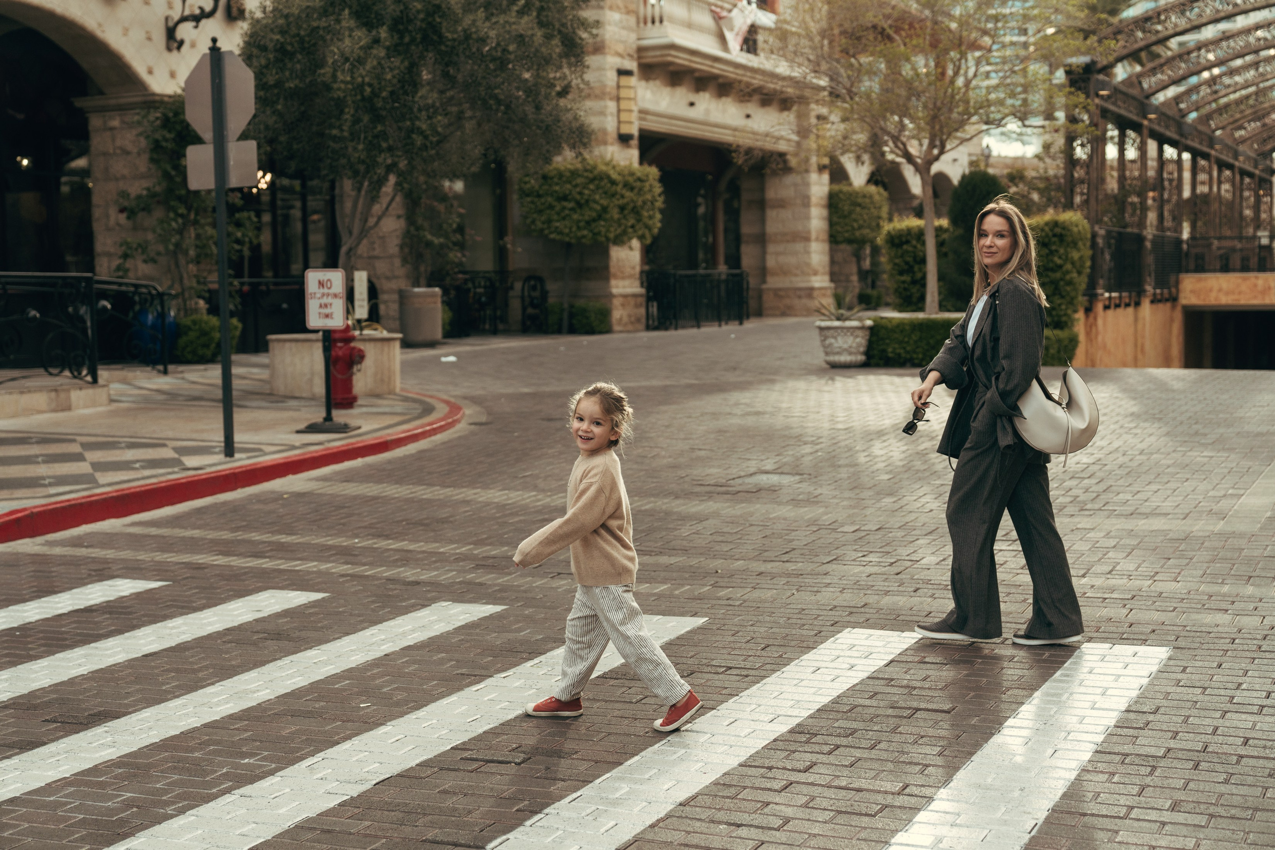 Natalia&Luca. Wedding & elopement photographer Viktoriya Kravtsov. Las Vegas