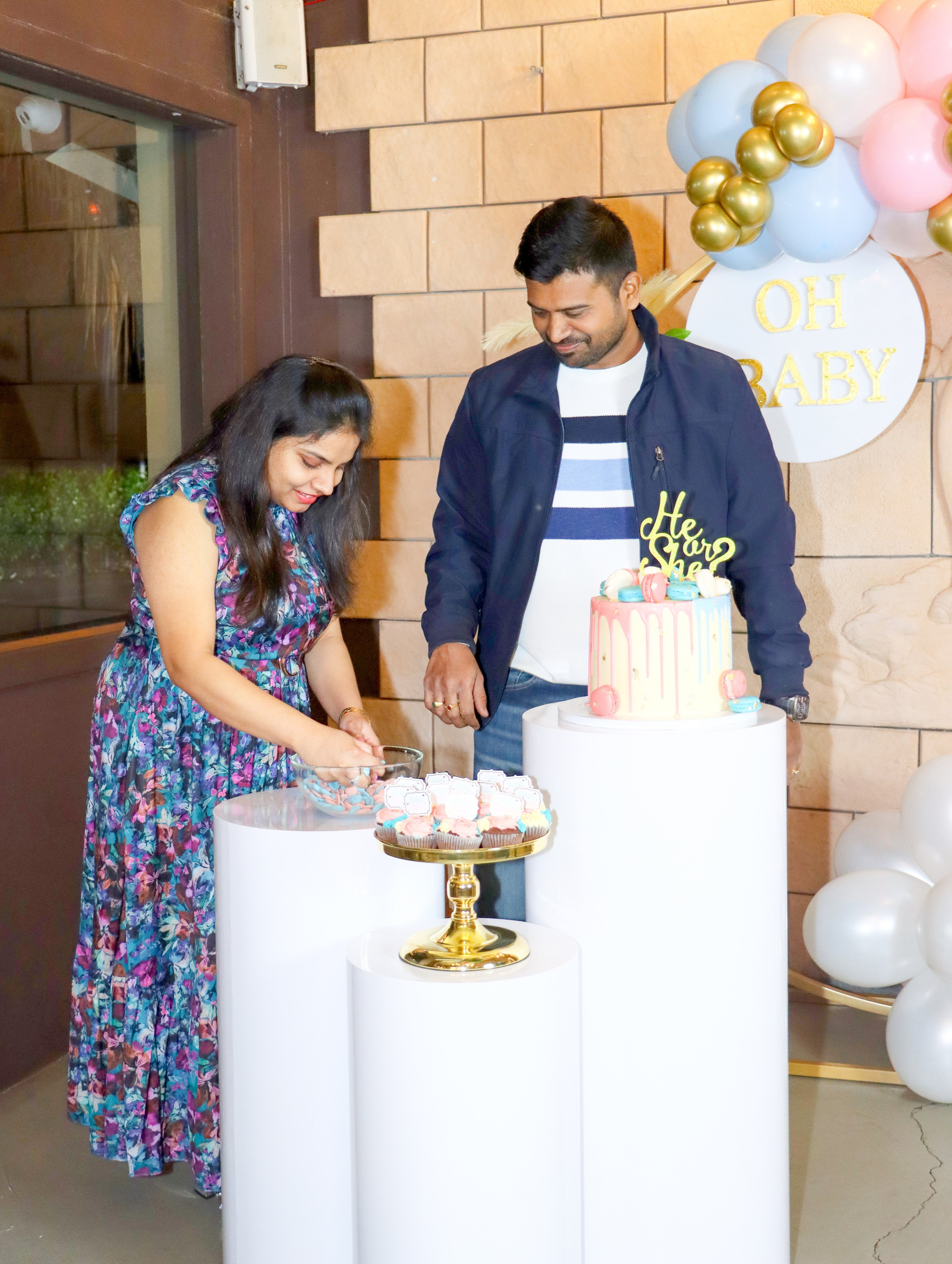 Gender Reveal. MHCreative is family-oriented photographer based in SYDNEY