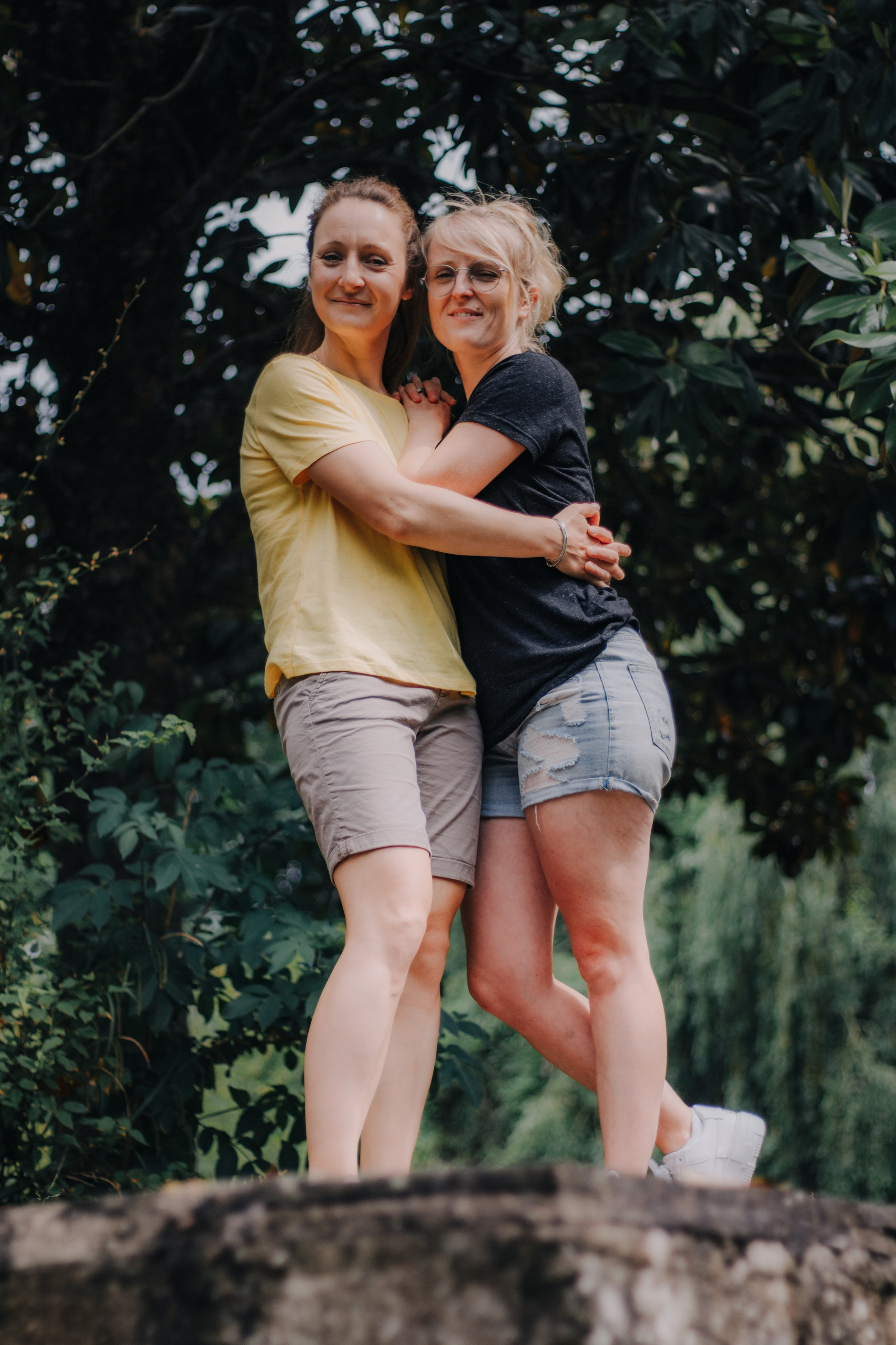 Anais et Tiffany. Photographe professionnelle à Poitiers, Tours et Châtellerault | Studio photo entre Poitiers et Tours – portraits, familles, entreprises, ma