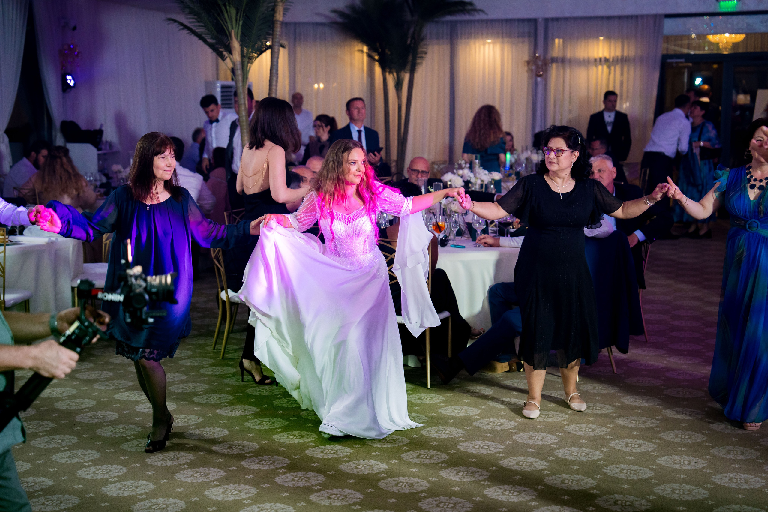 PARTY. Gabriel Florea — Fotograf nuntă București