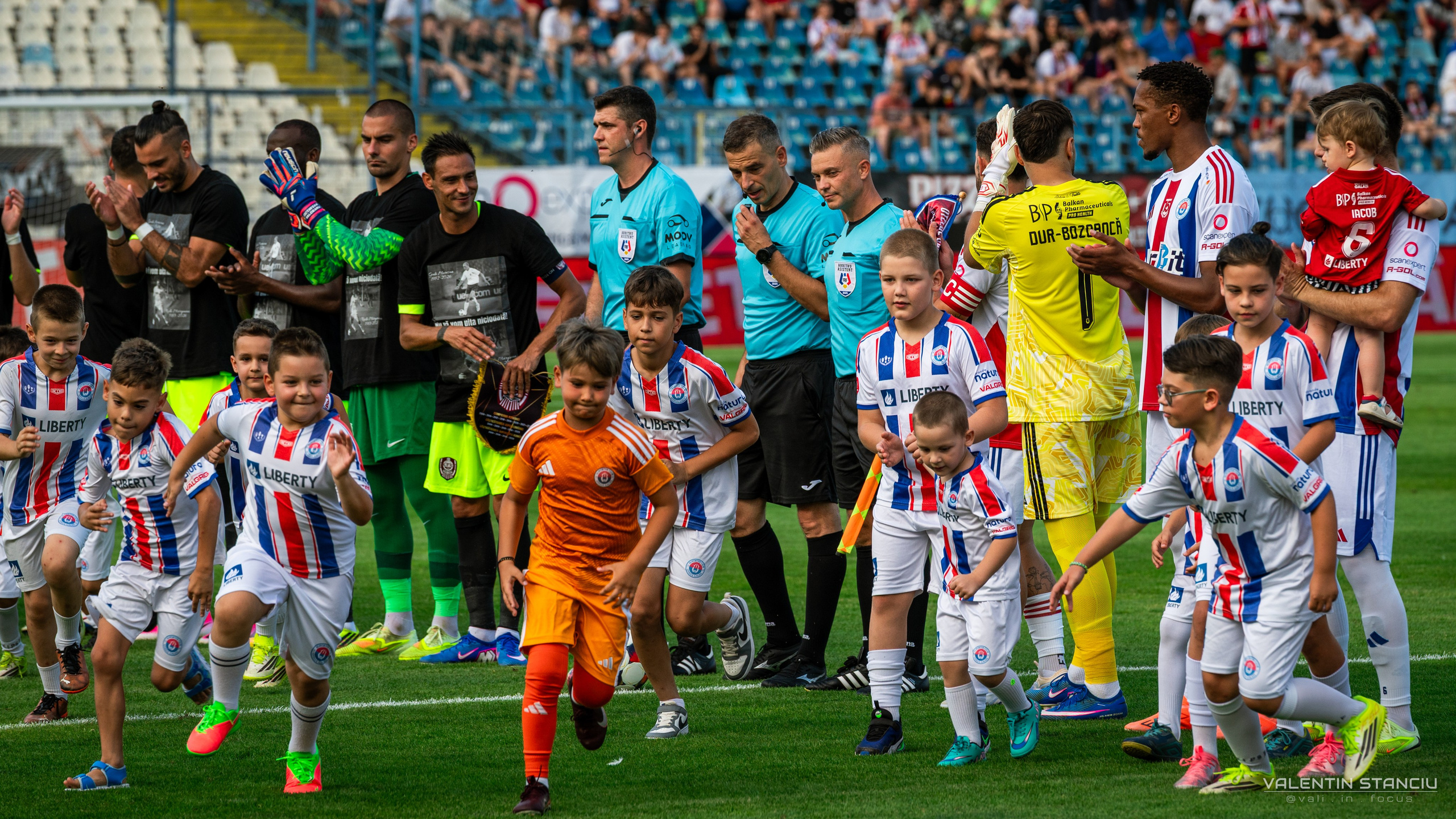 Otelul Galati — CFR Cluj. Fotograf de Sport, Portret, Produs, Corporate, Cultural și Evenimente în Galați | Valentin Stanciu