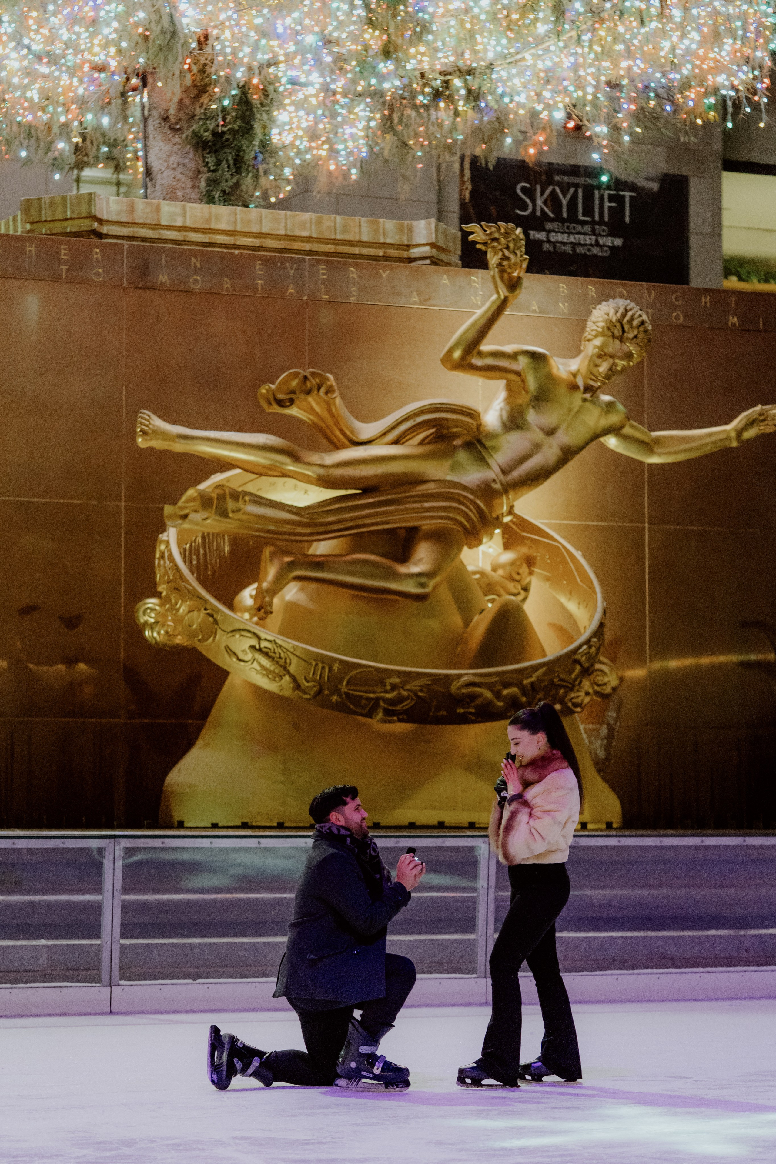 NYC Proposal Photographer & Videographer | Rockefeller Center Ice Rink Proposals. Videographer and photographer in New York // MAKAROV.VIDEO