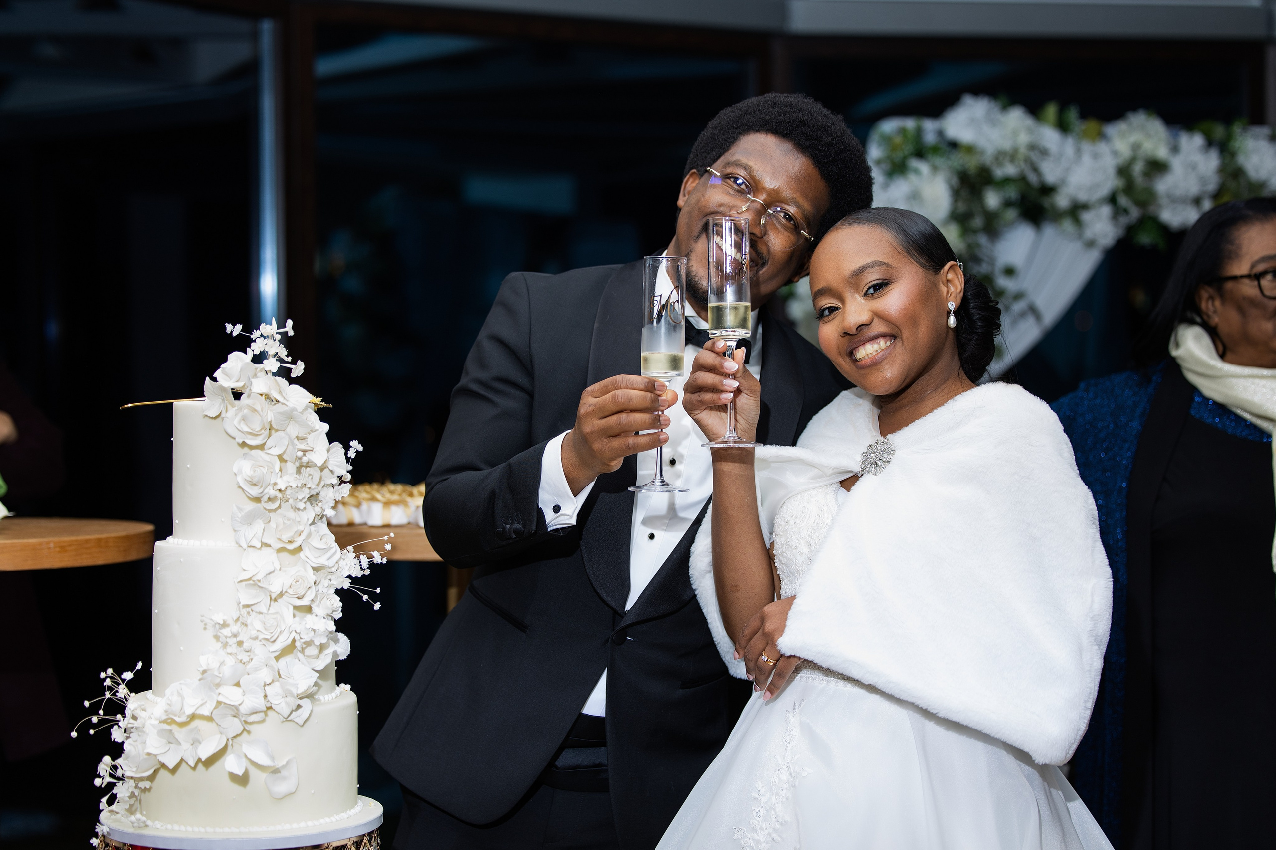 Nawik e Ethson. Fazemos o seu casamento ser lembrado por gerações