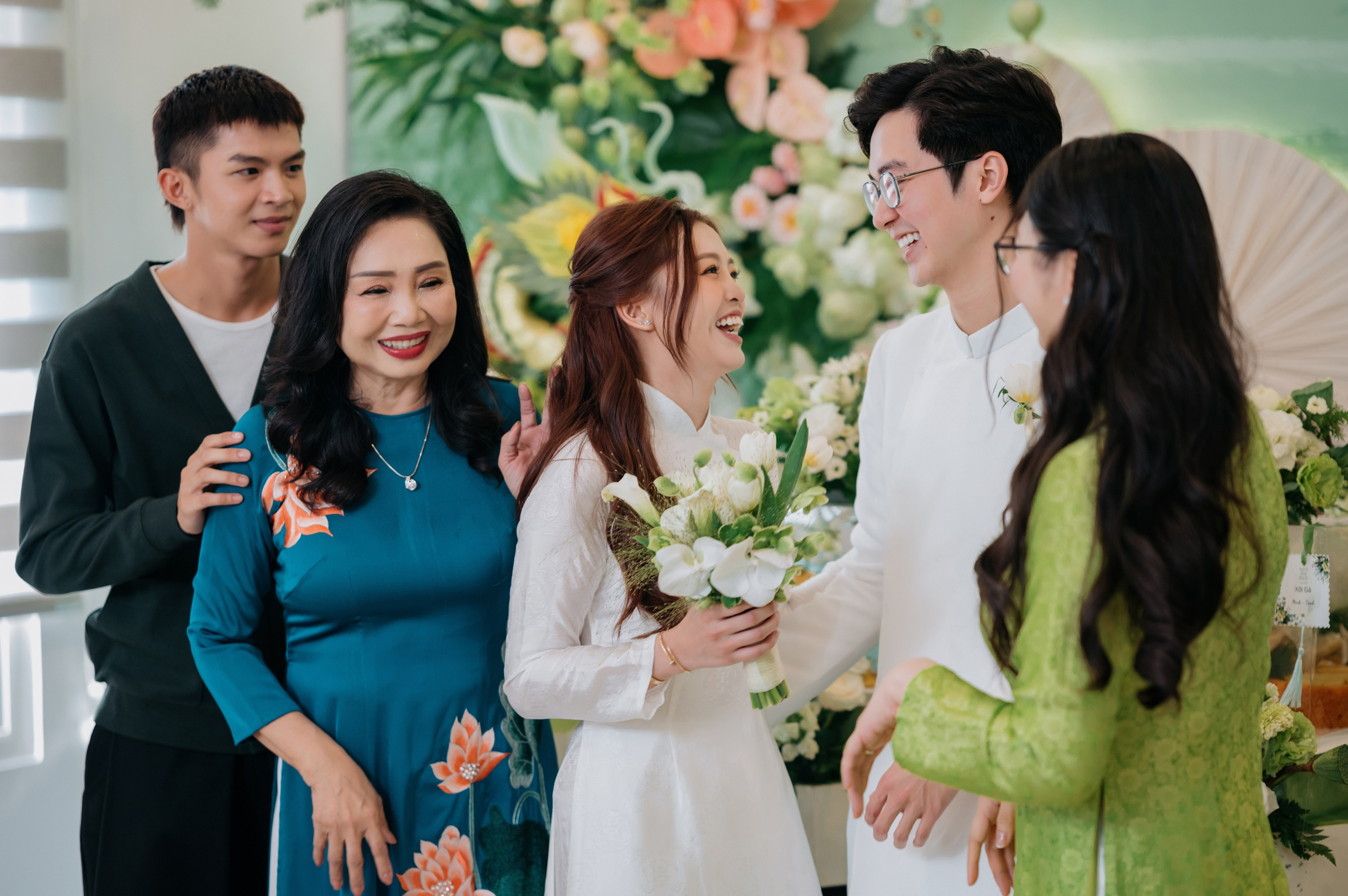 TRINH & MINH / Engagement 11.10.2024. Nhiếp ảnh gia đám cưới hàng đầu tại Thành Phố Hồ Chí Minh