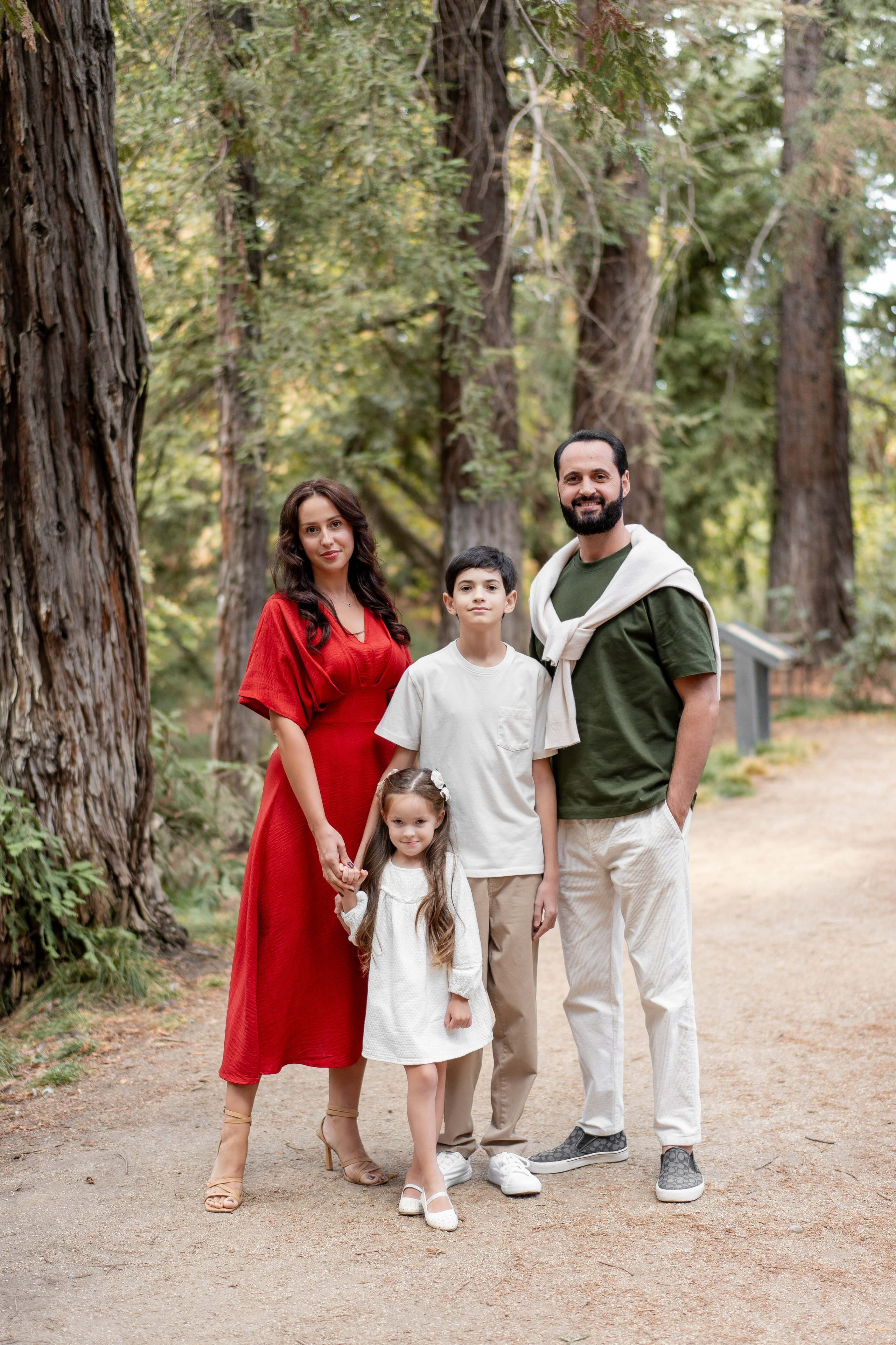 Mikhailov family. Family photographer in Sacramento | Sofia Pavenko