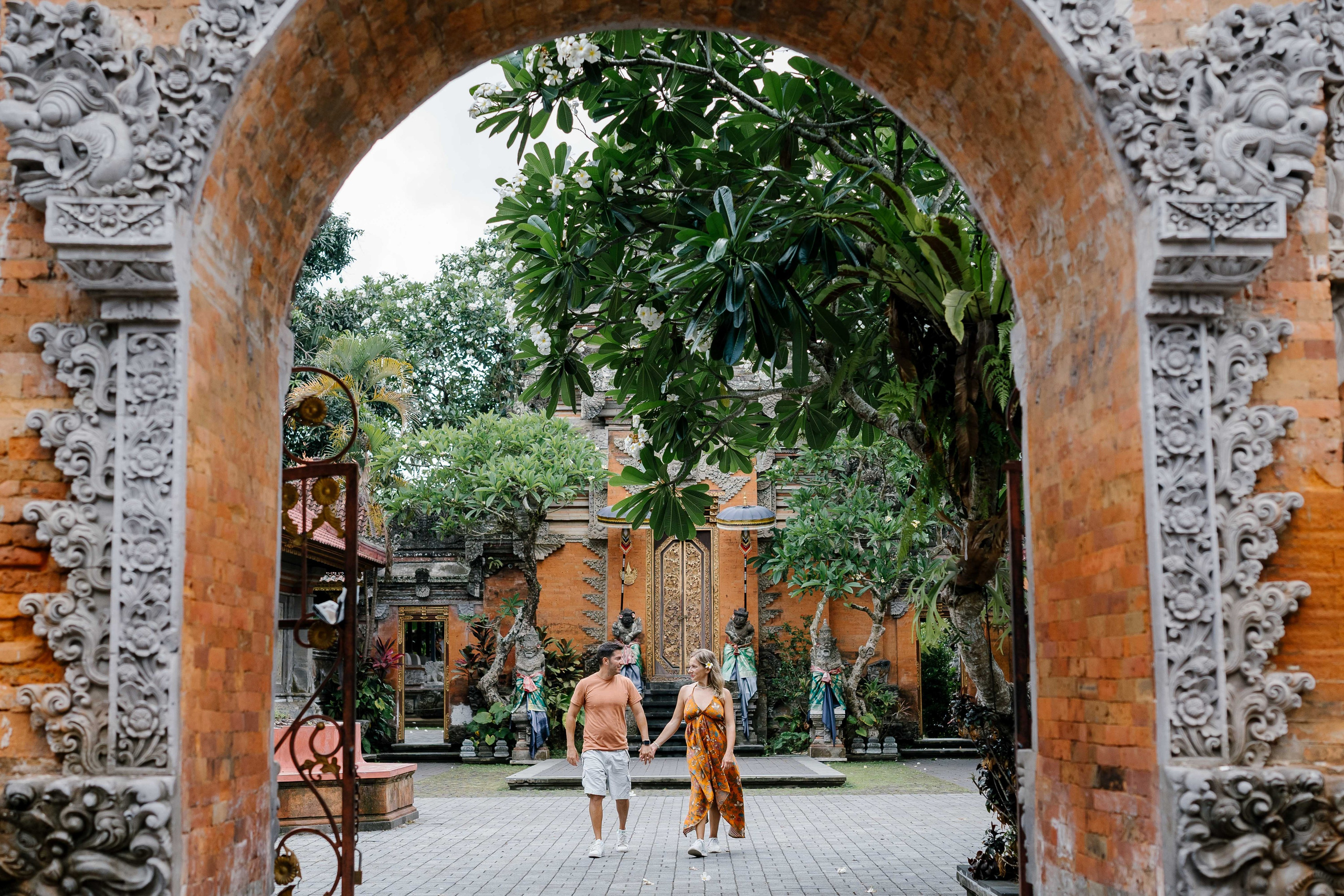Honeymoon Photoshoot in bali. Female Photographer in Bali