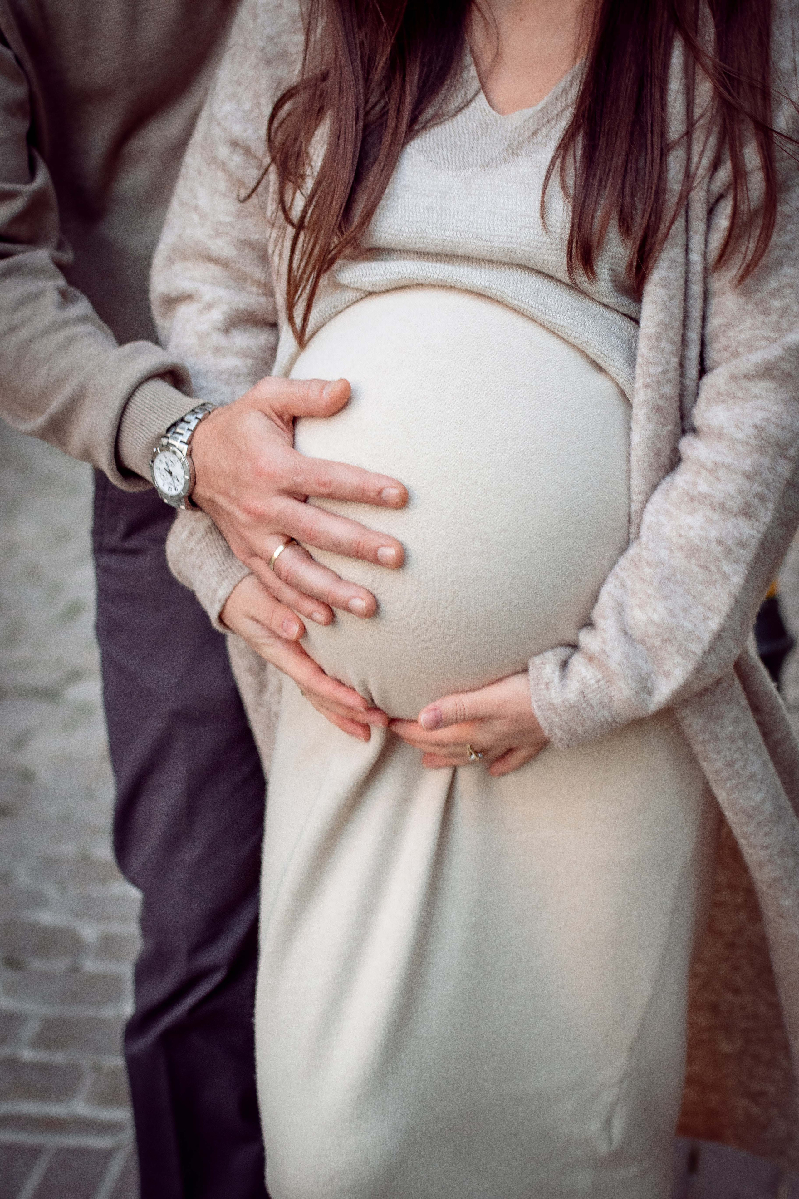 Maternity. Family Photographer in Greece