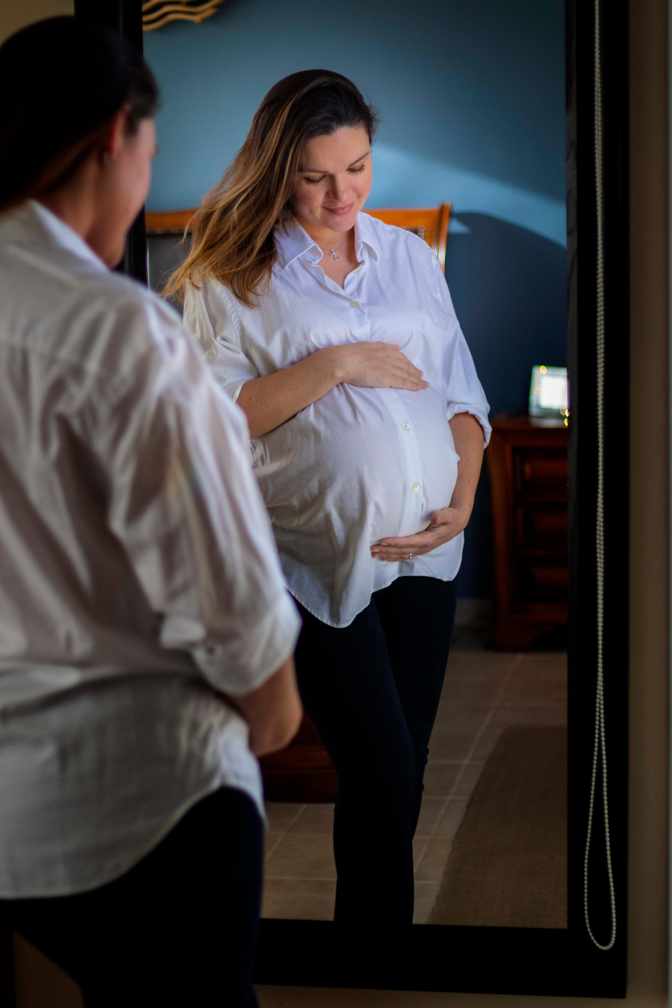 Maternity. Family Photographer in Greece