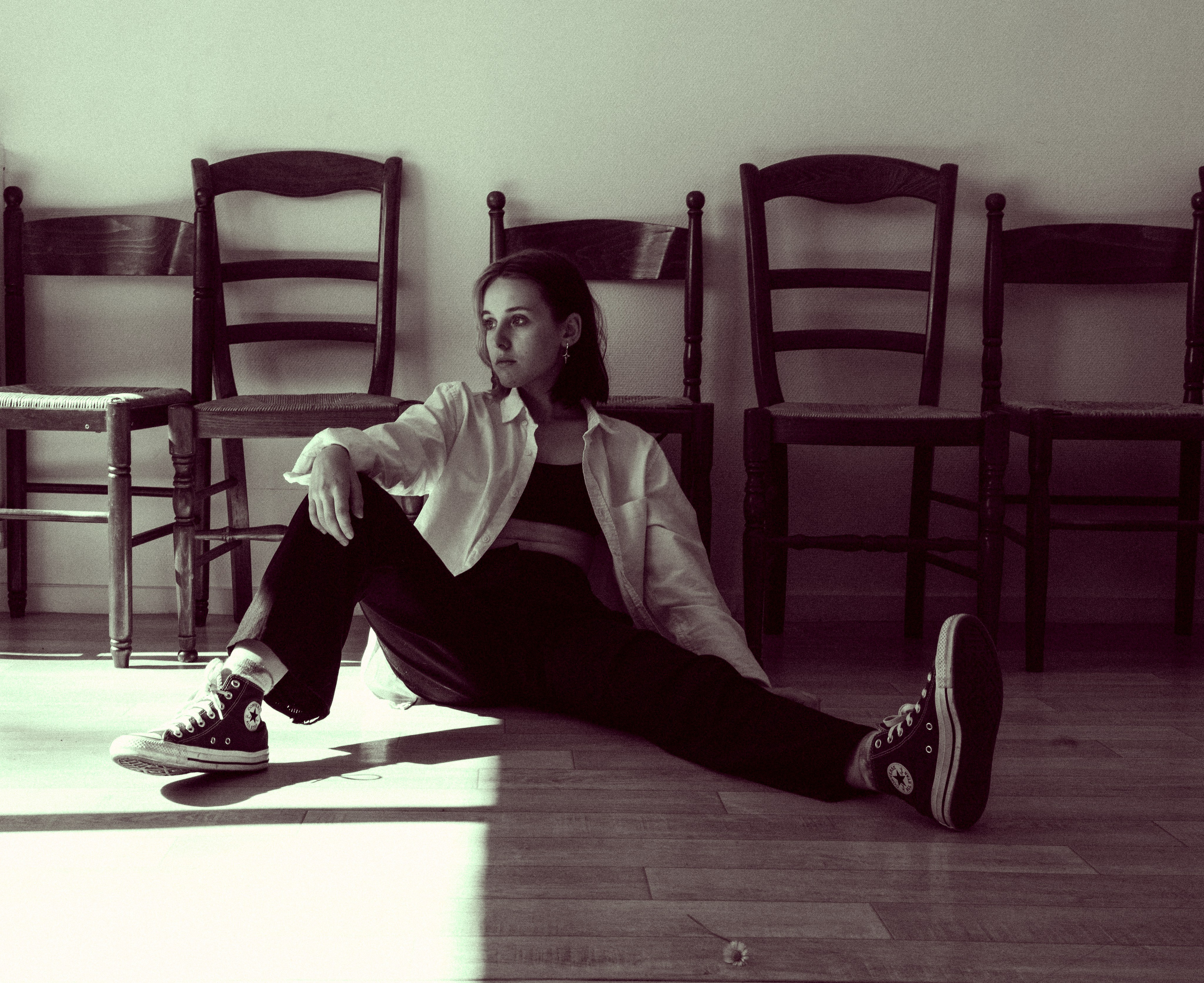 Portrait de femme charismatique. Histoires d’amour, séances photos de famille et de mariage en France