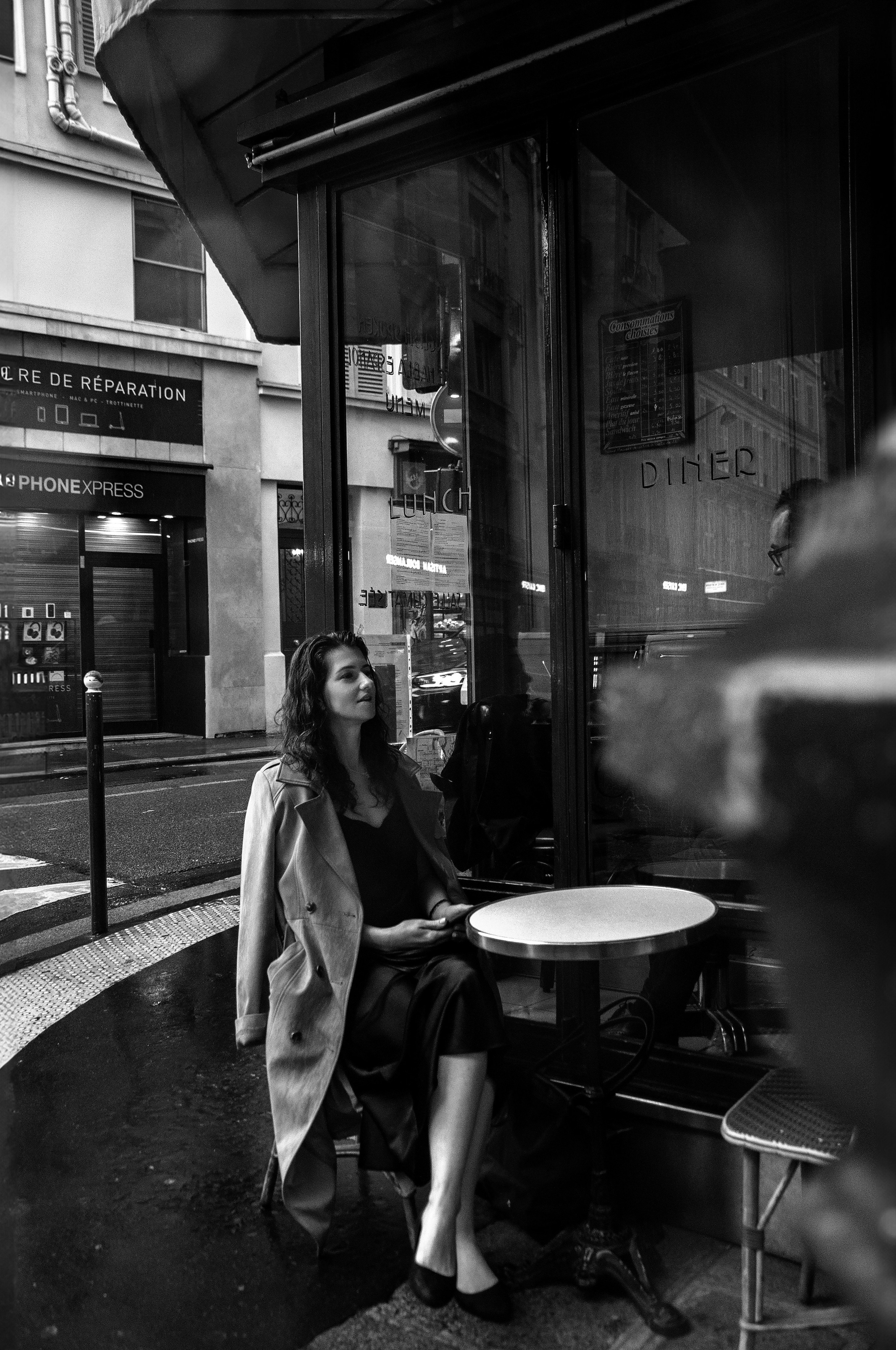 Rainy Paris Photoshoot. Paris photographer — Polina Osipova