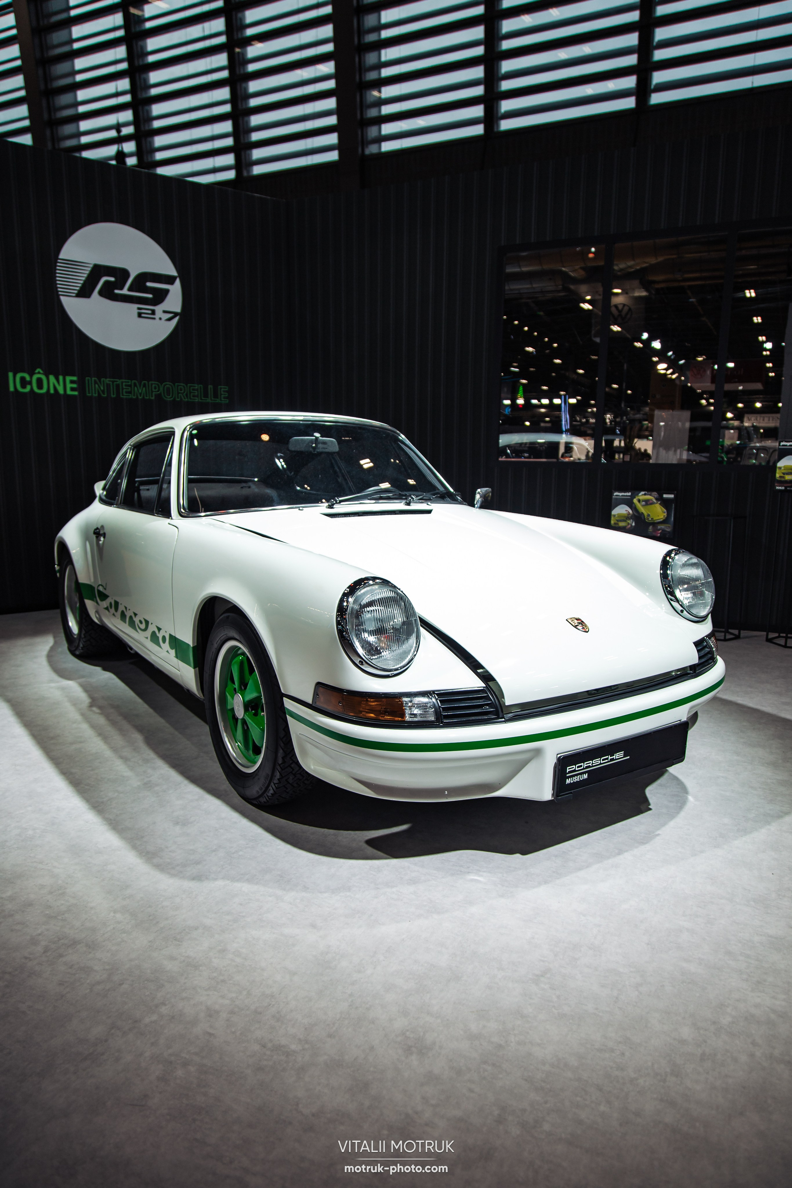 Retromobile. Photographe de voitures à Paris — Vitalii Motruk