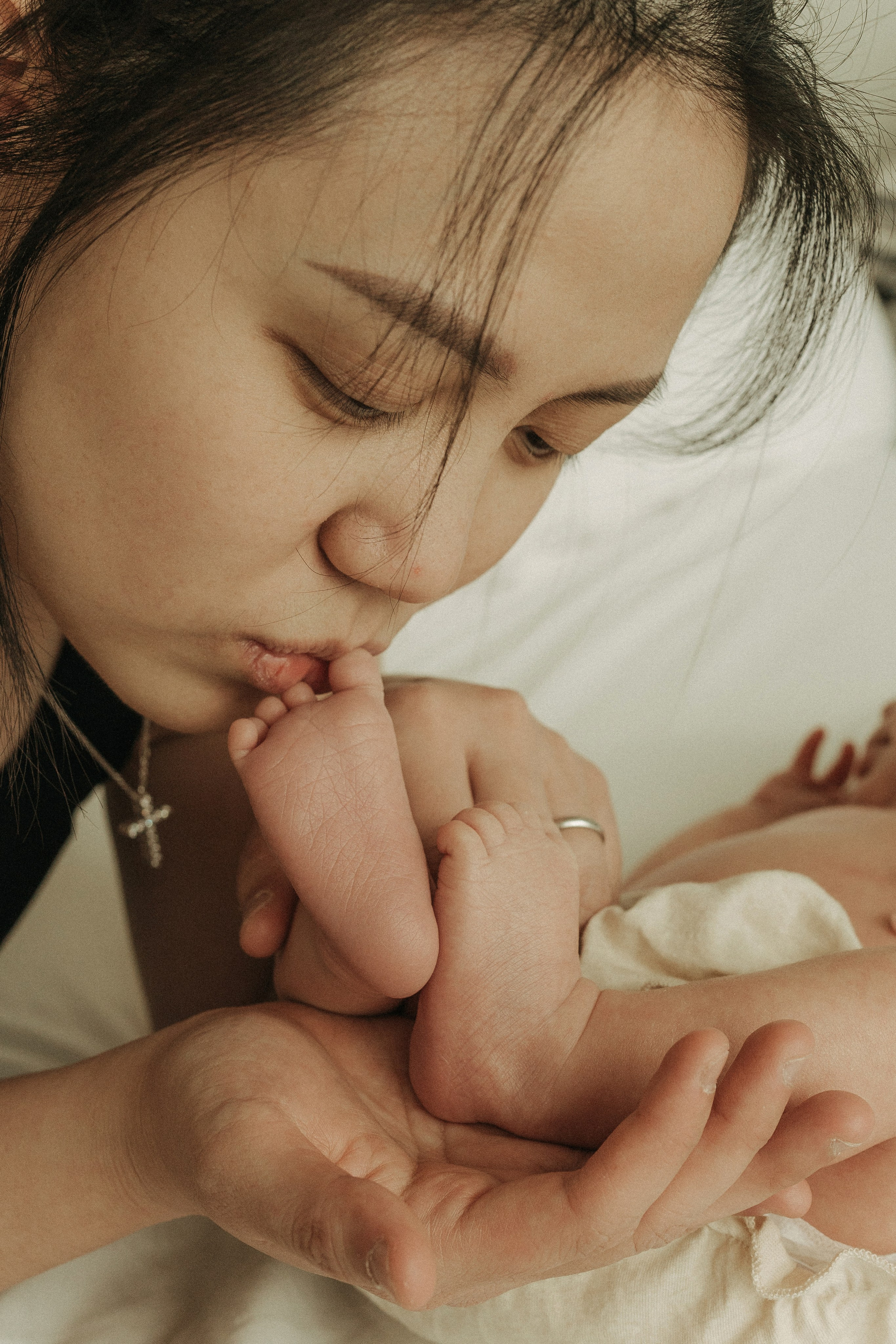 Cozy At-Home Newborn Photography – Warm & Emotional. Alisa Tant — Family and newborn photographer Bucks County, Montgomery county, Philadelphia, NJ