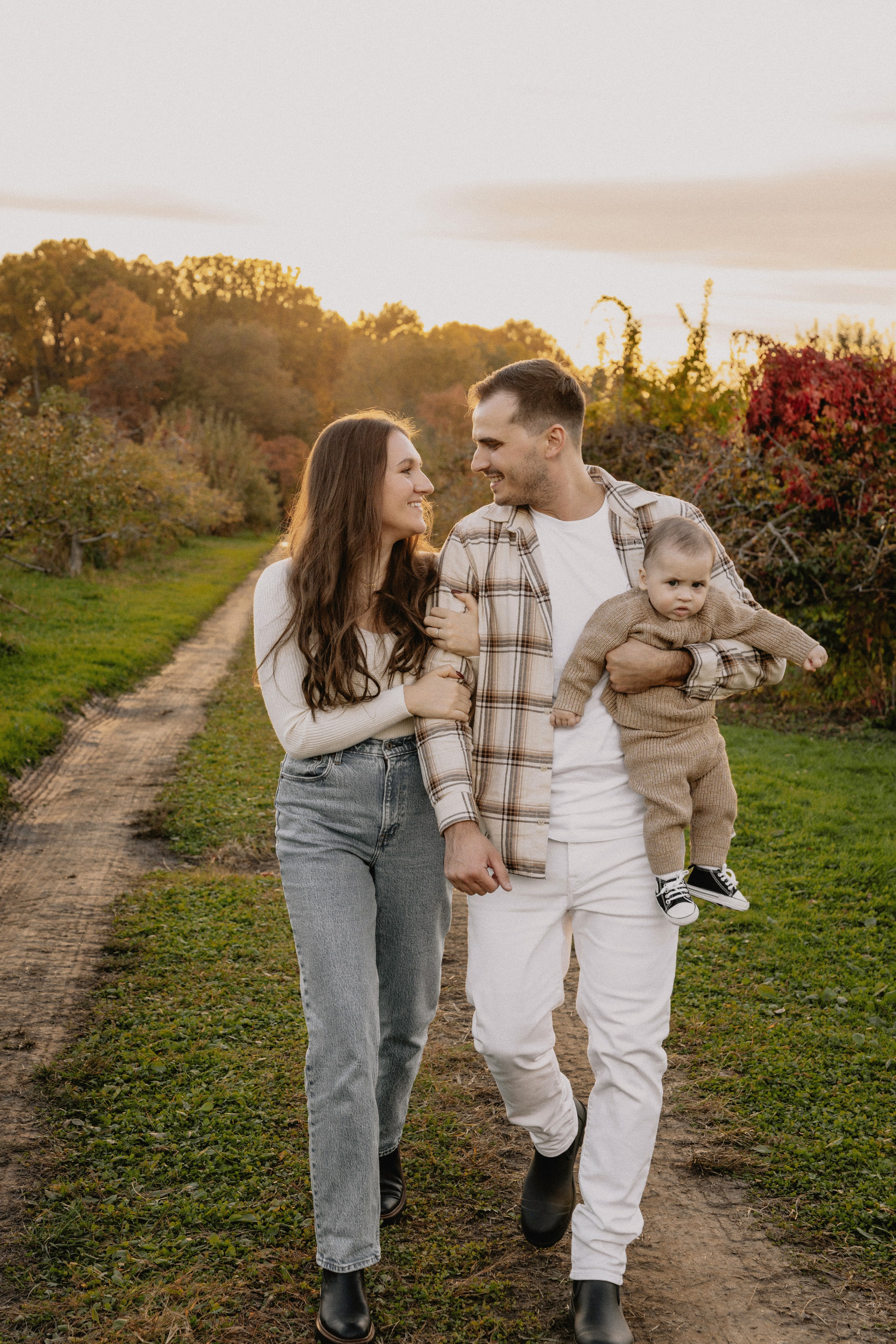 Family Photography in Nature – Candid & Beautiful Moments. Alisa Tant — Family and newborn photographer Bucks County, Montgomery county, Philadelphia, NJ
