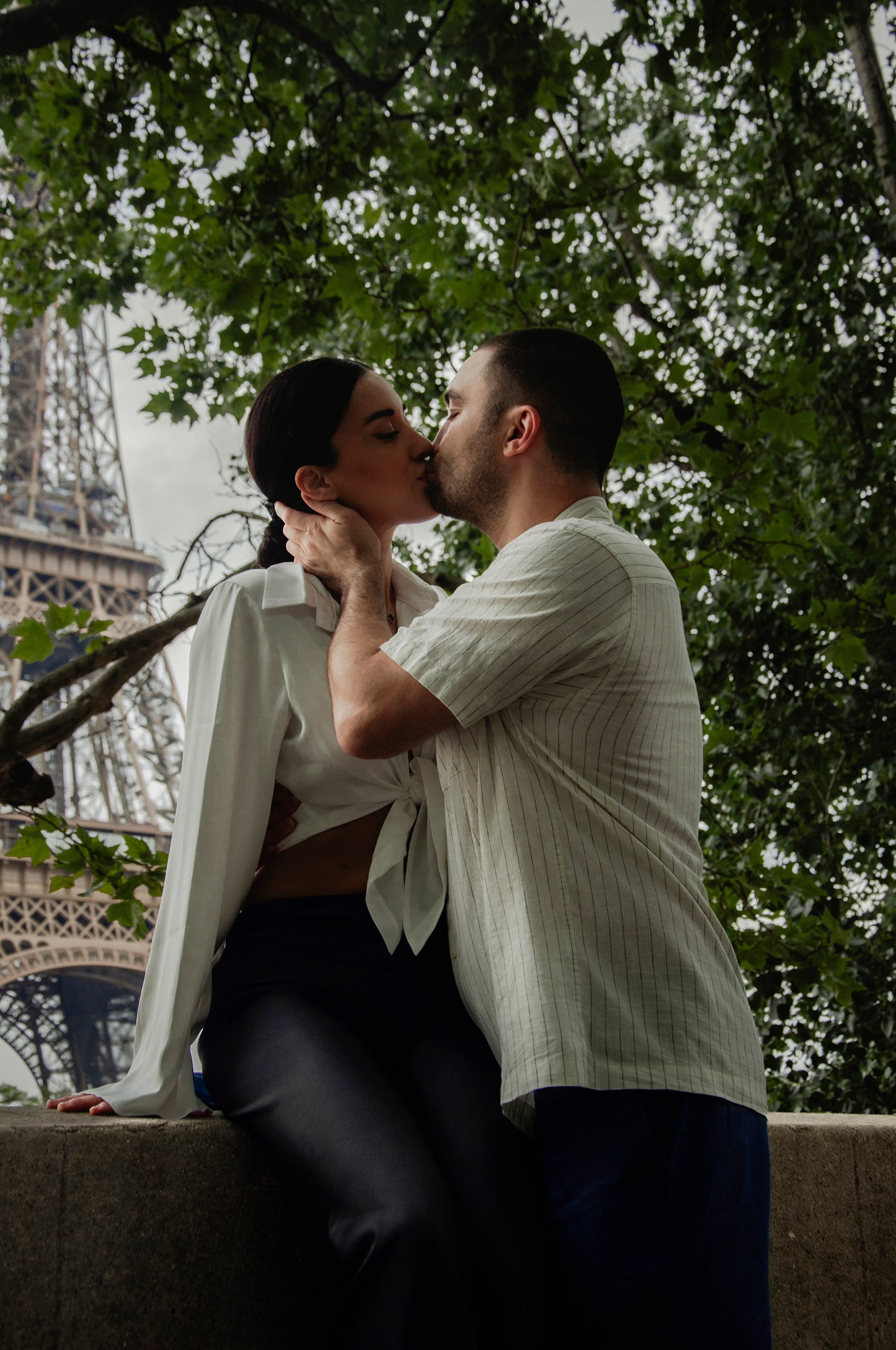 Wedding photoshoot at the Eiffel Tower. Paris photographer — Polina Osipova