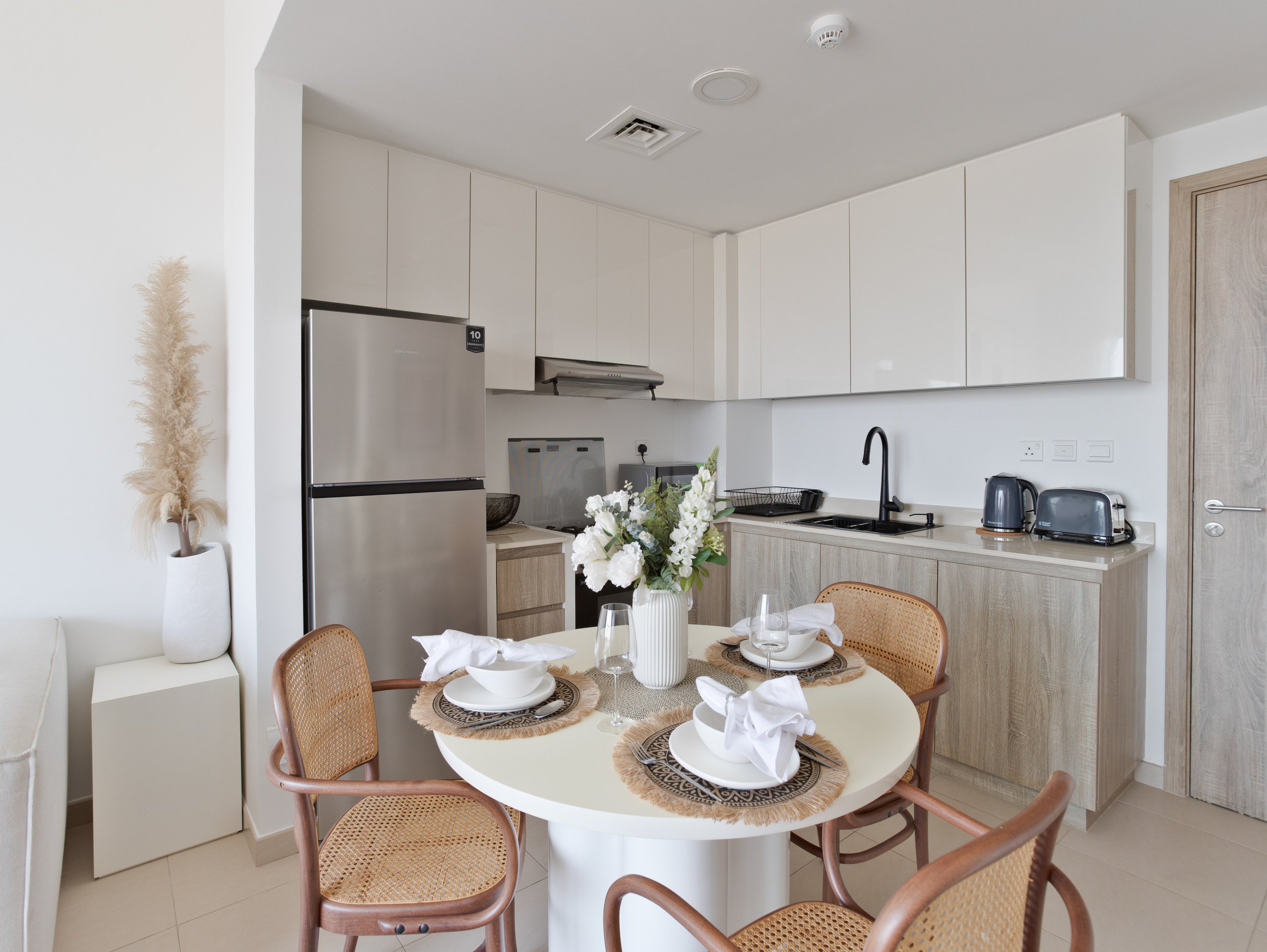 UNA Apartments. Samy Mar Boy │Portrait, Automotive and Real Estate Photographer