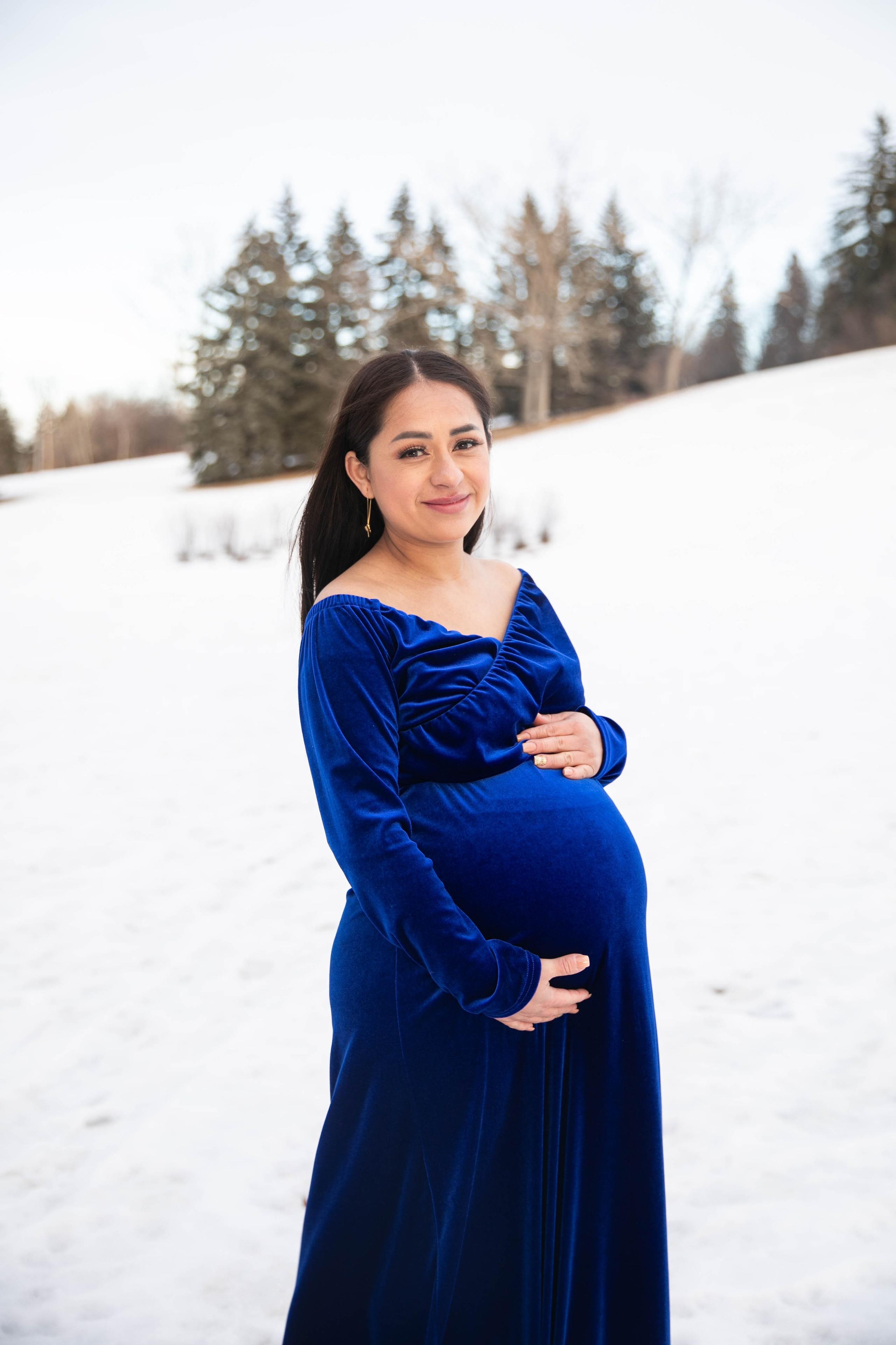 Maternity Photos — Confederation Park — Dulce. Fotografía accesible en Calgary