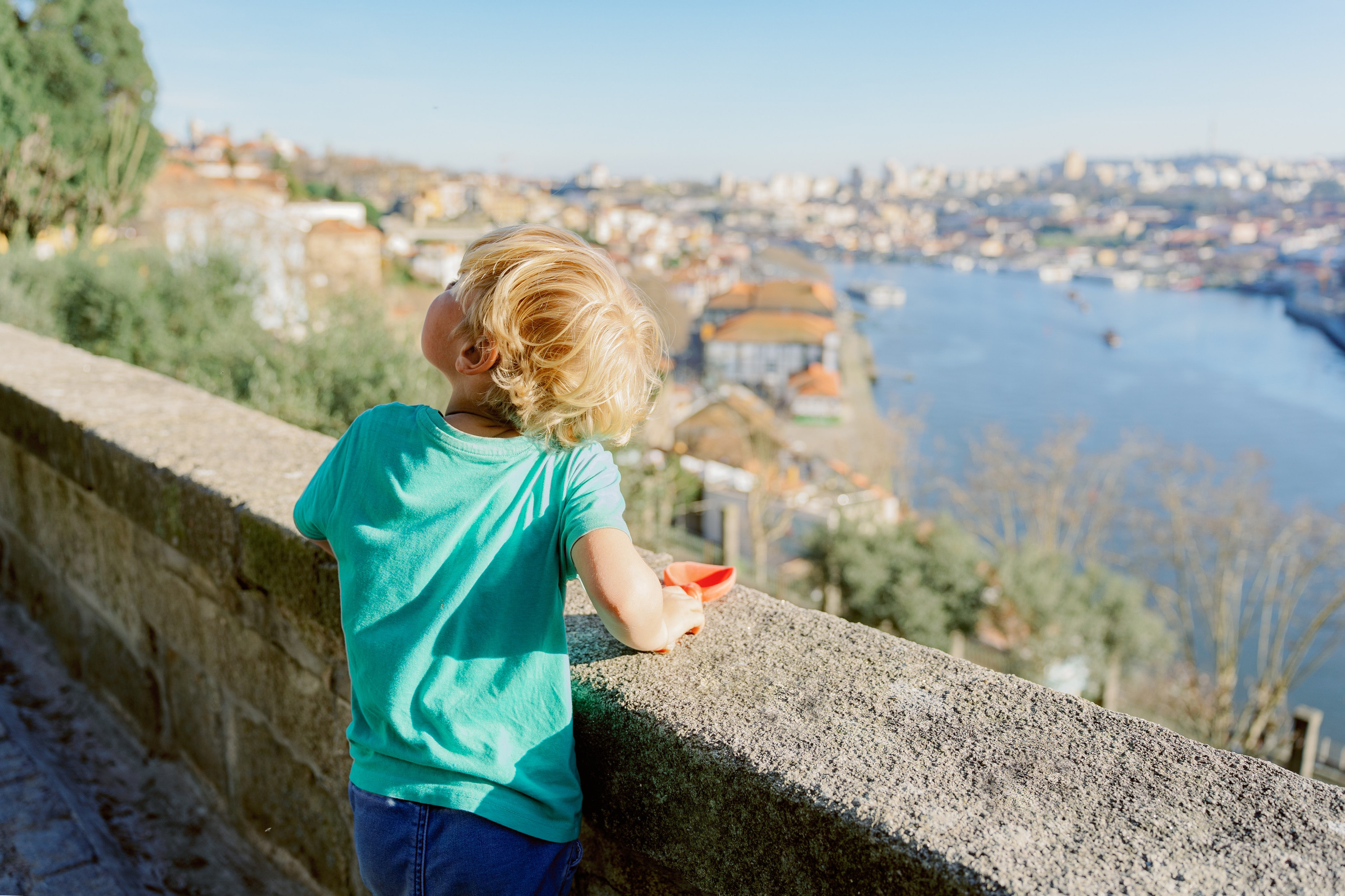 Family photoshoot in Porto. Photographer in Portugal Polina Gotovaya