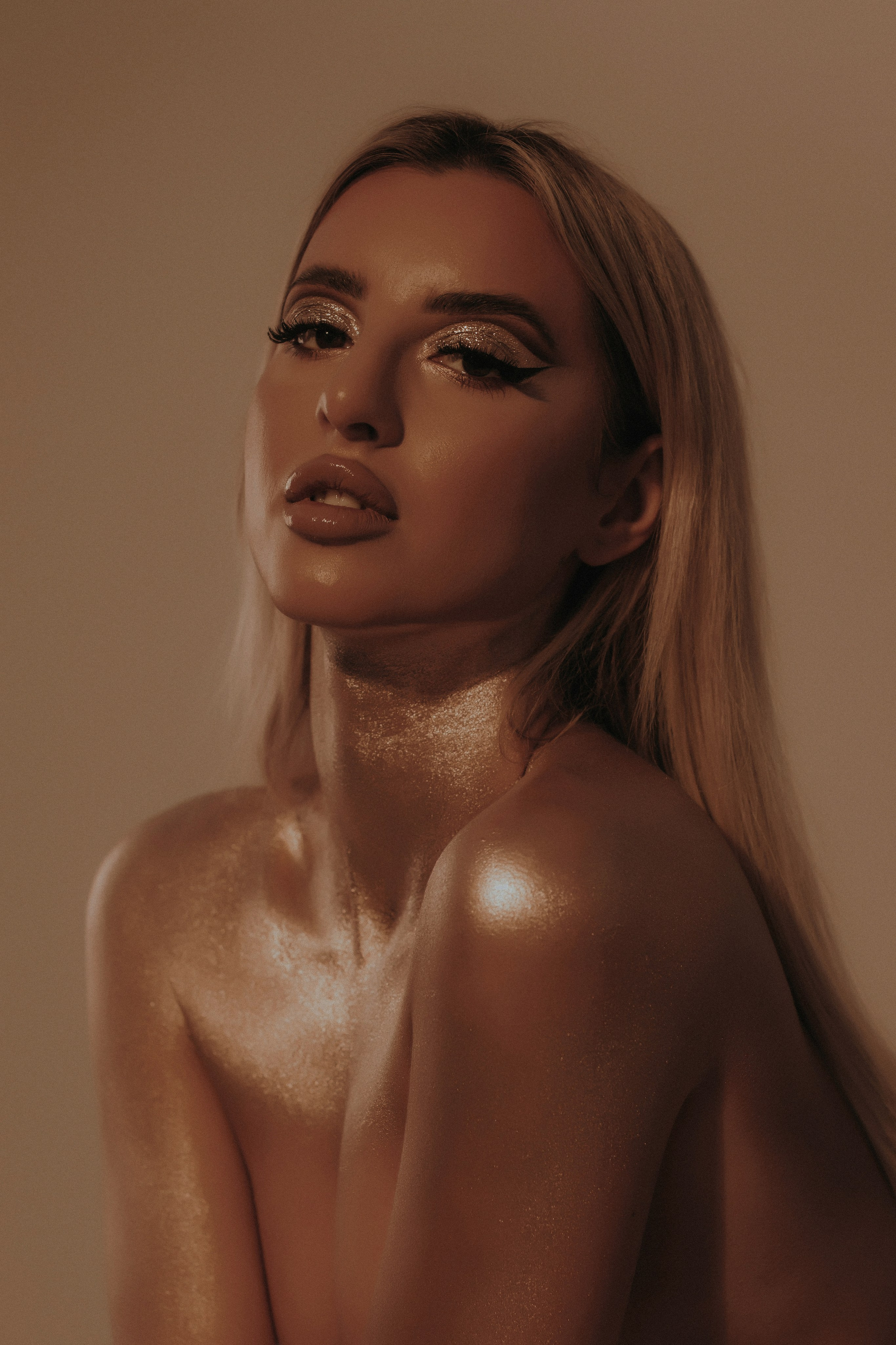 STUDIO. Photographer Marion Key