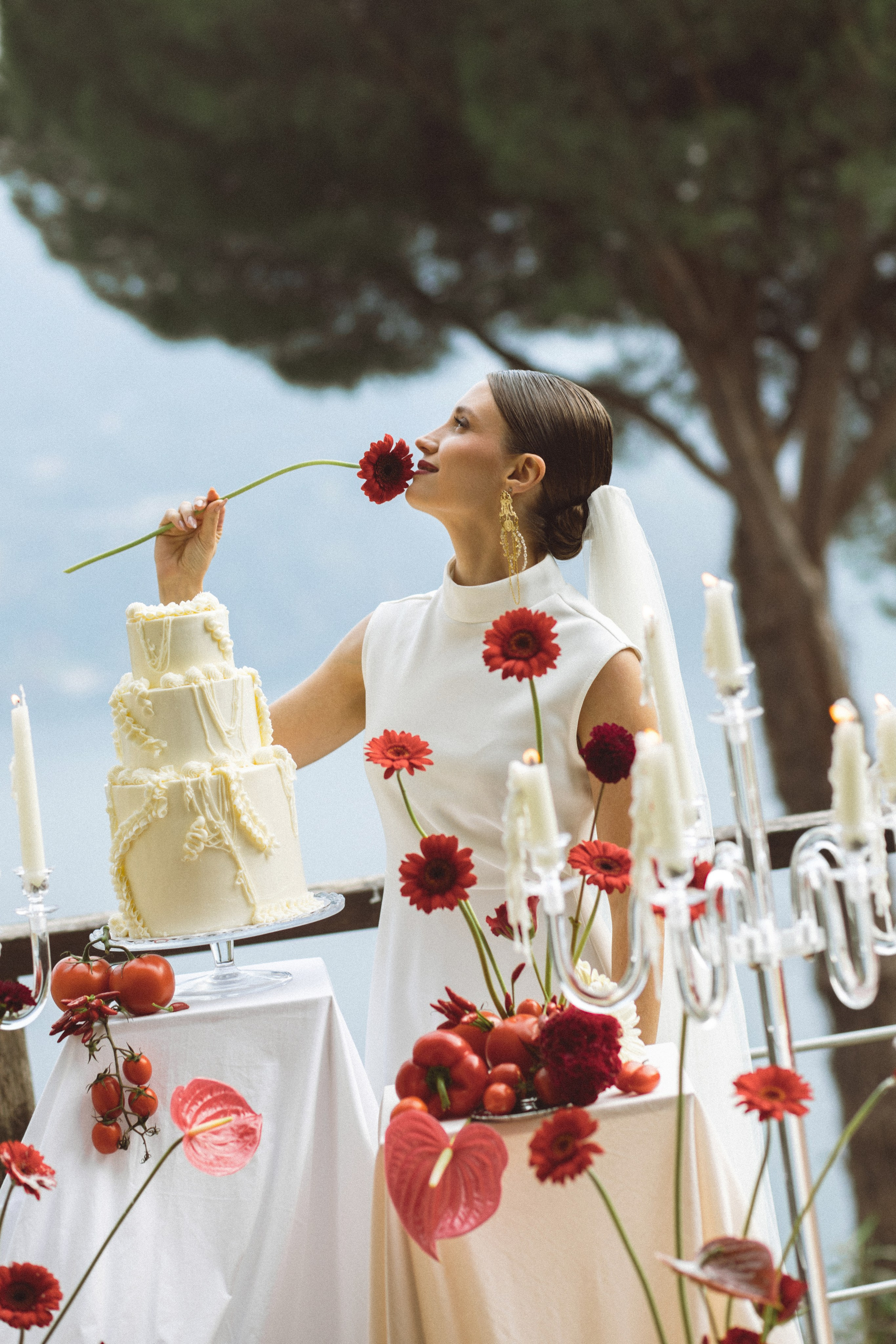 Julia — Red Wedding Editorial on Lake Como. Liza Bizzaro — Italy Wedding, Love Story & Portrait Photographer in Milan, Turin, Piedmont and Across Italy