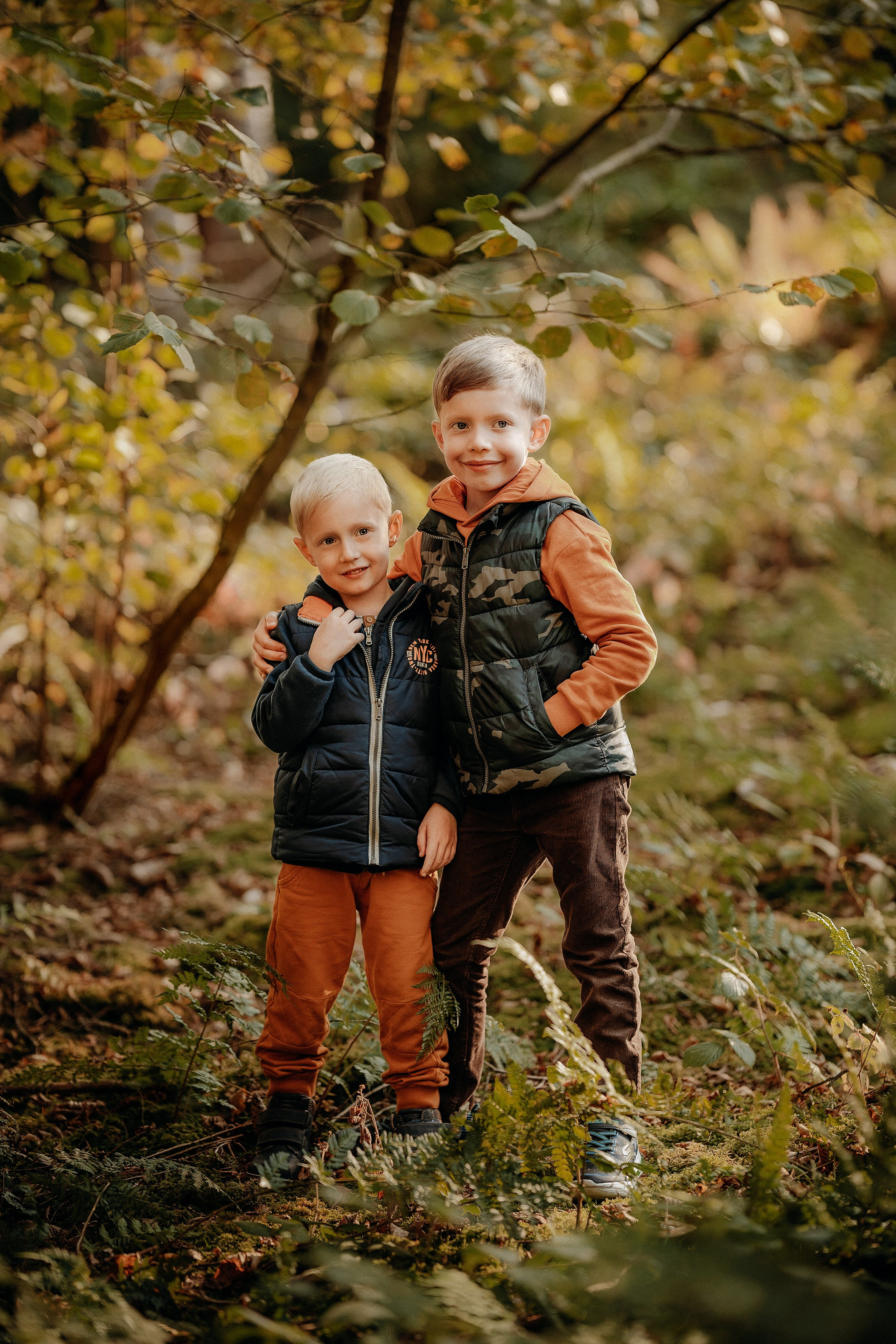 Familienausflug im Herbstwald. Portraitfotografie in Gründau Elena Ohnstedt