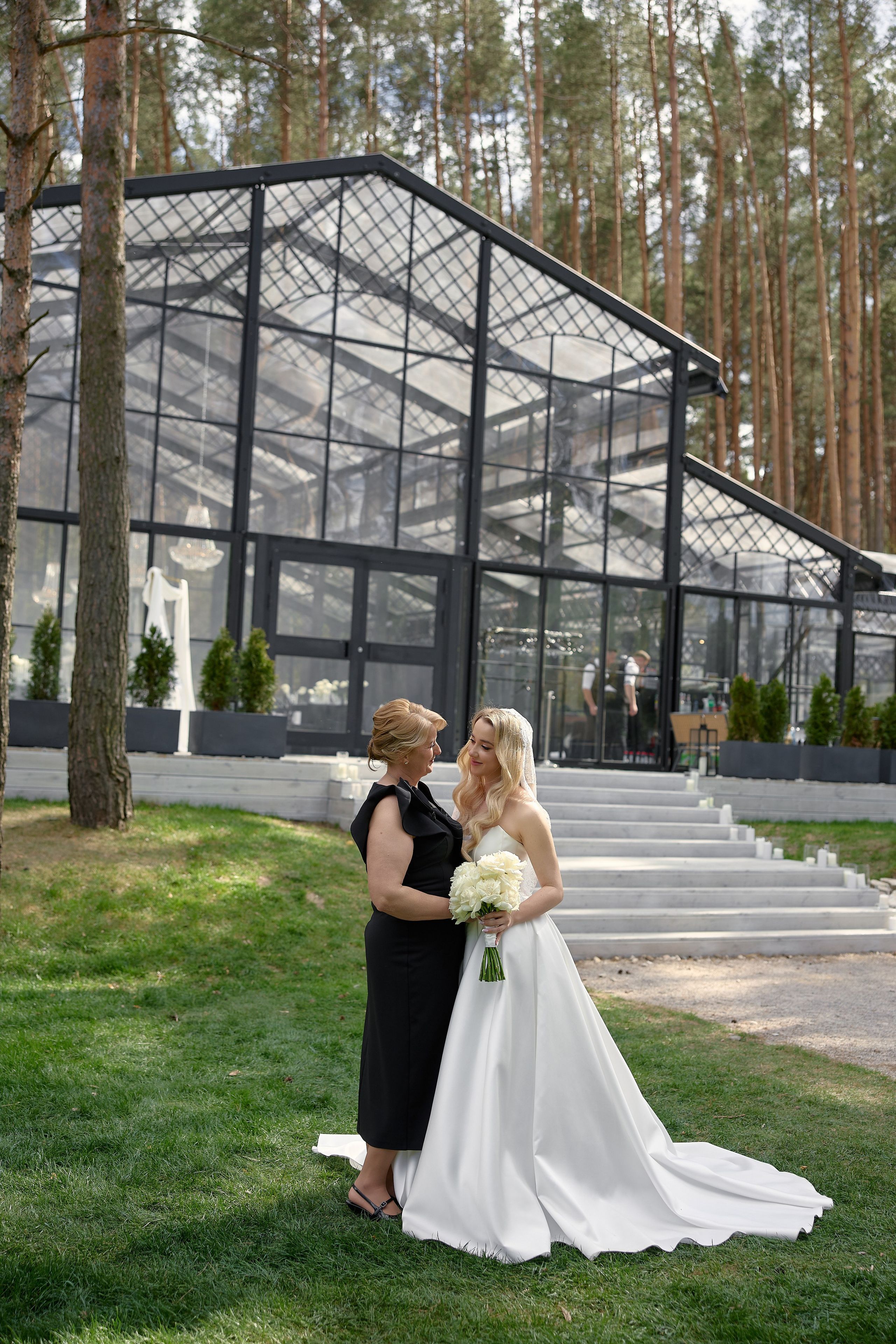 Natalia & Roman. Dworek przy lesie. Fotograf ślubny i rodzinny w Krakowie Yana Klymova