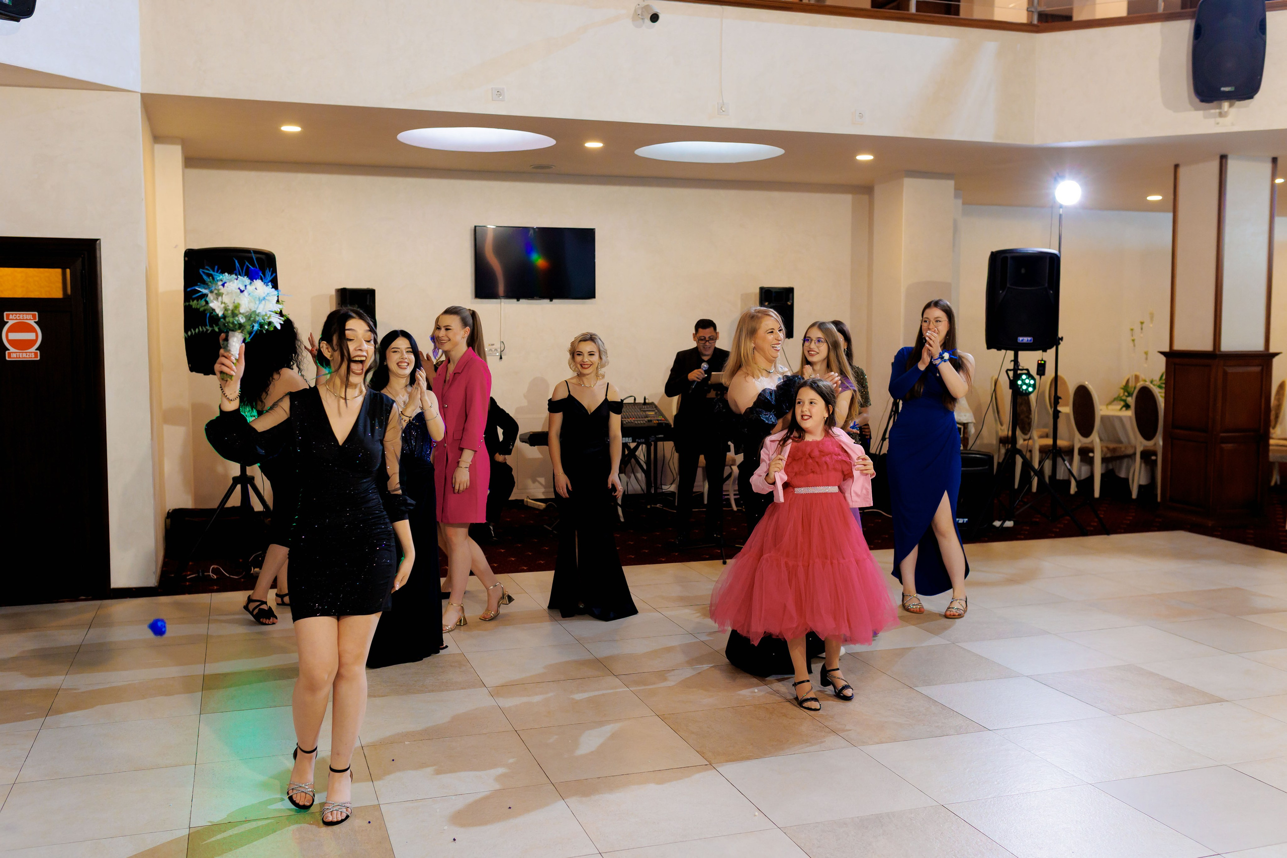 Loredana & Emilian – Ziua Nunții | Videografie - fotografie Botez Suceava, Iași, Botoșani. Servicii foto-video profesionale, pentru momente de neuitat