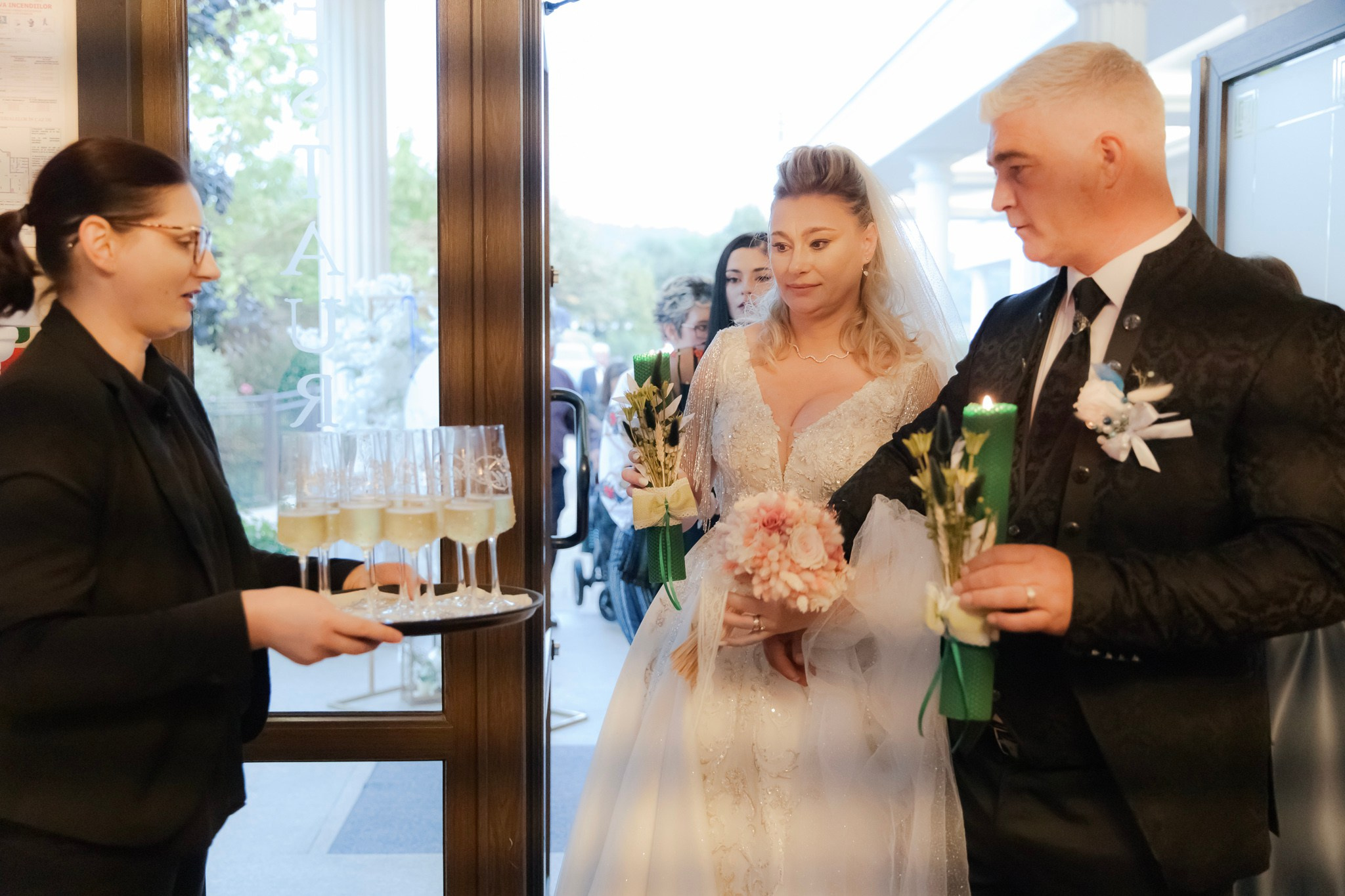 Mihai & Oana. Servicii foto-video profesionale, pentru momente de neuitat