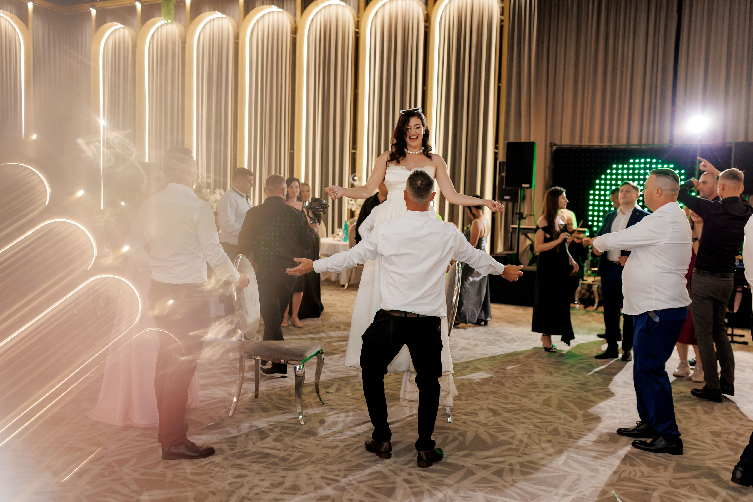 Nunta Nicoleta & Răzvan | Fotografie & Videografie Profesională. Servicii foto-video profesionale, pentru momente de neuitat