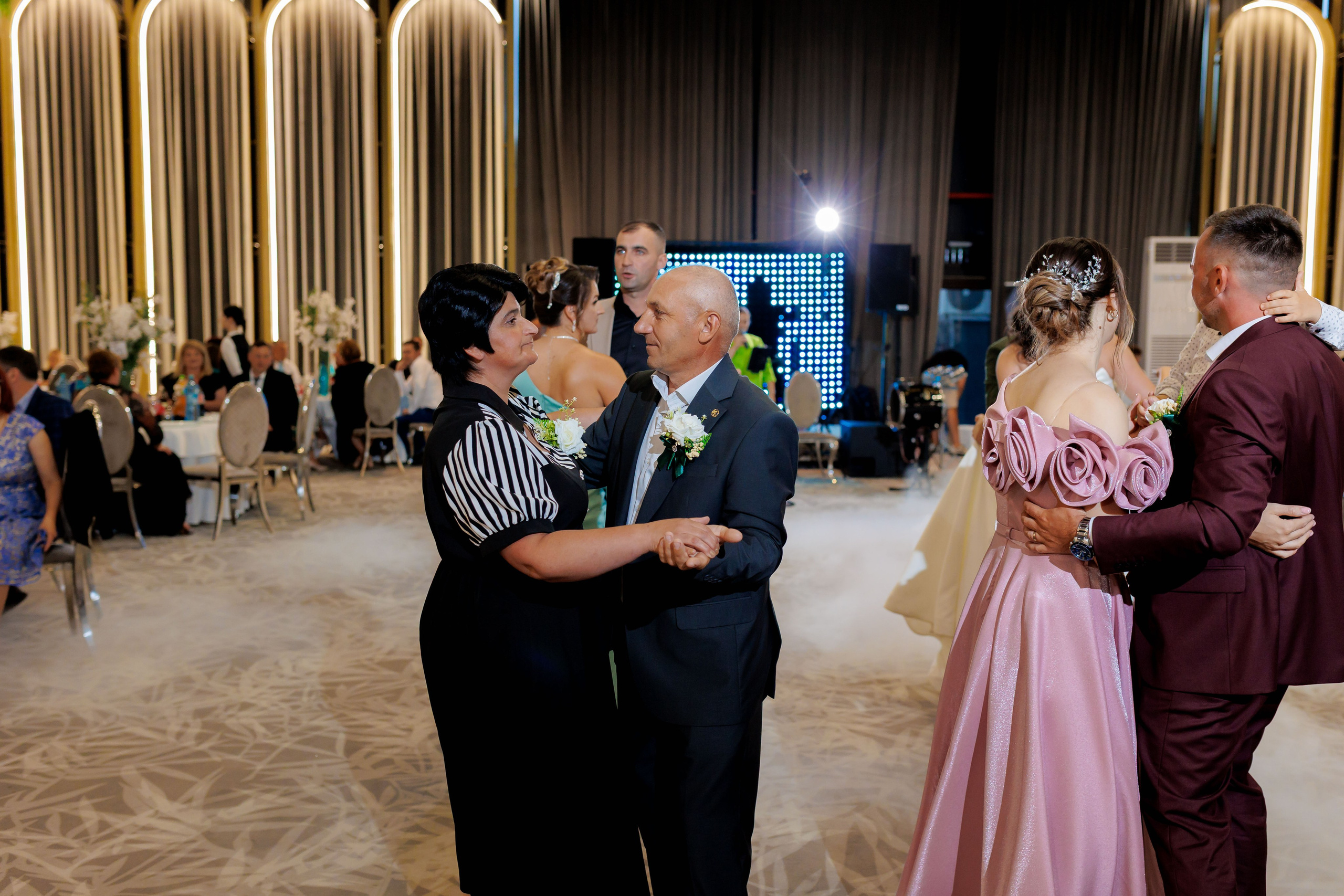 Nunta Nicoleta & Răzvan | Fotografie & Videografie Profesională. Servicii foto-video profesionale, pentru momente de neuitat